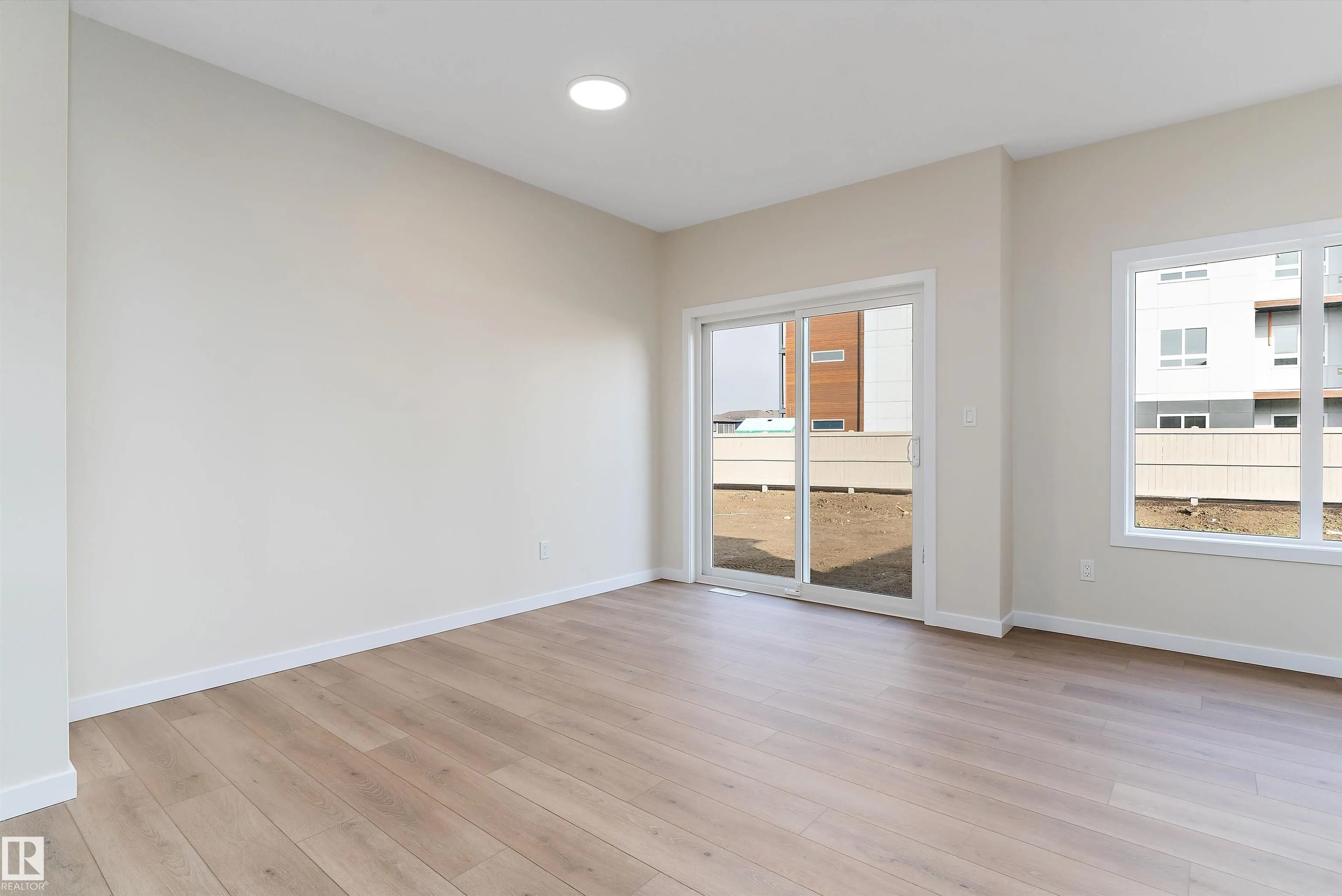 841 ROWAN Close