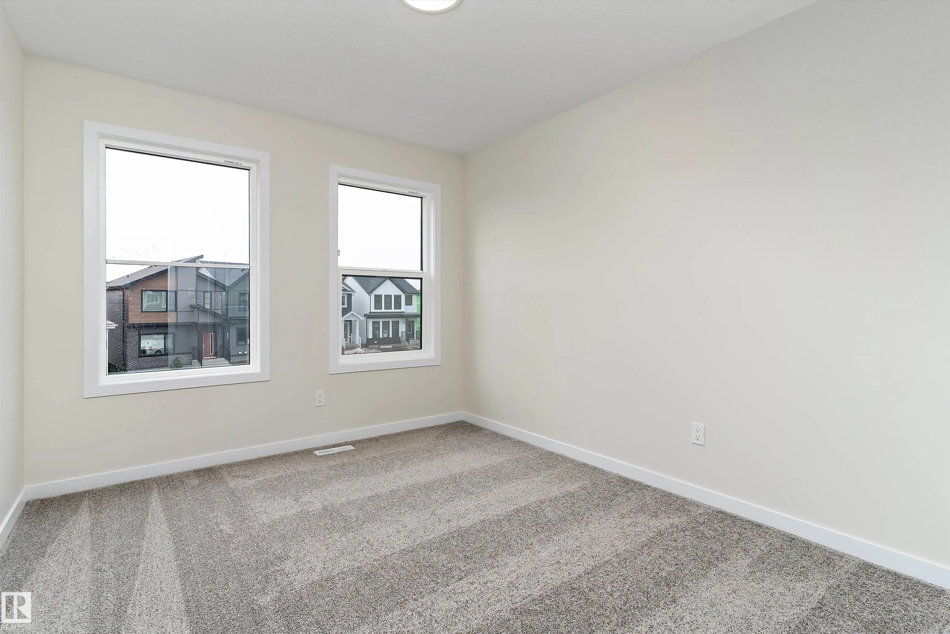 841 ROWAN Close