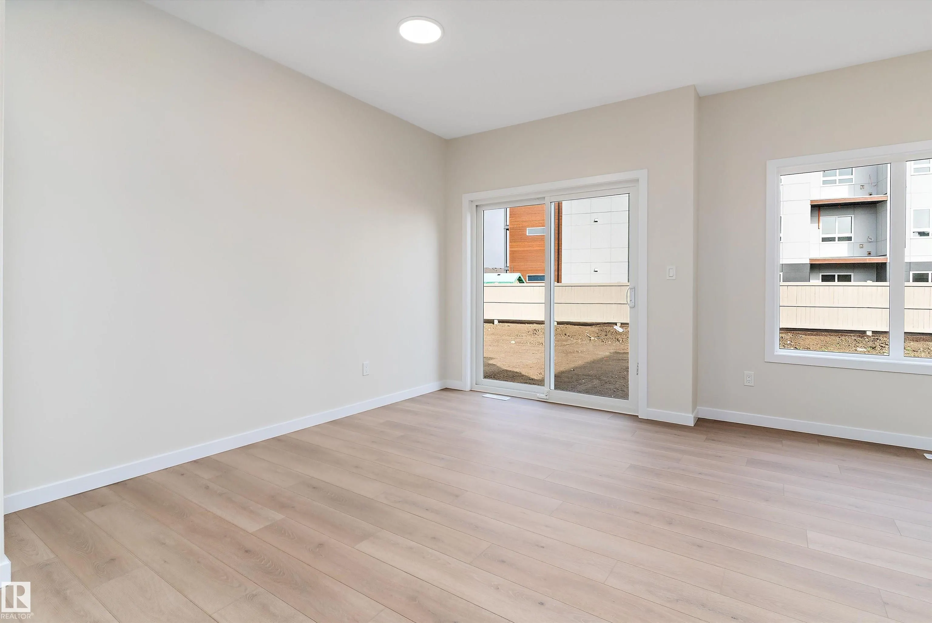 841 ROWAN Close