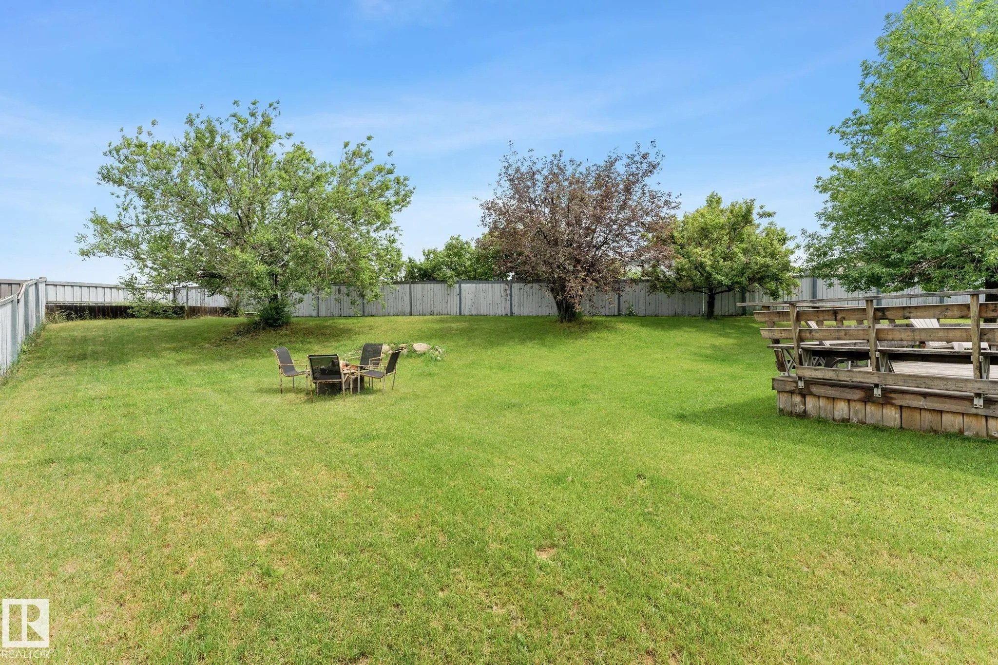 1071 JONES Crescent