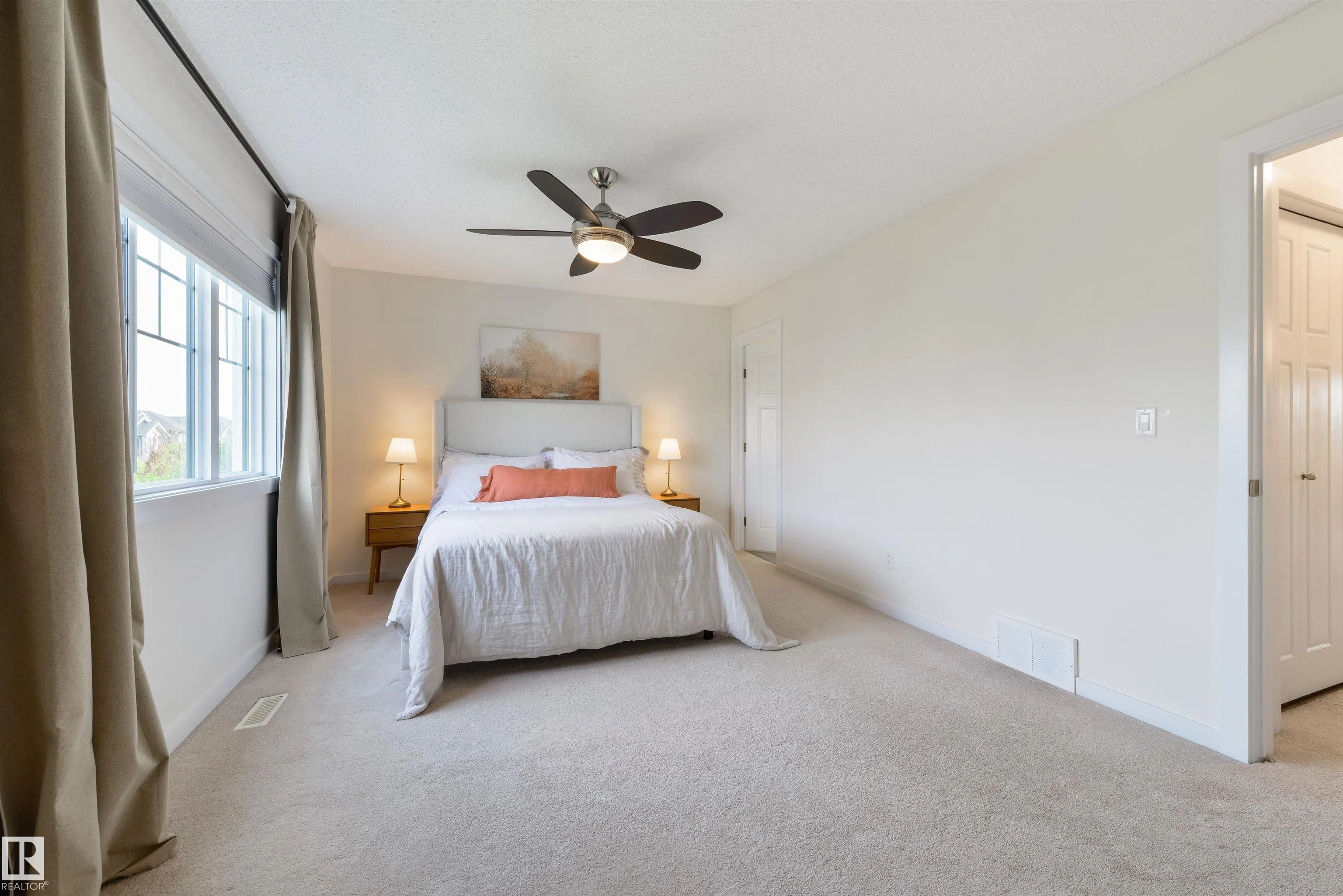 5519 CRABAPPLE Loop