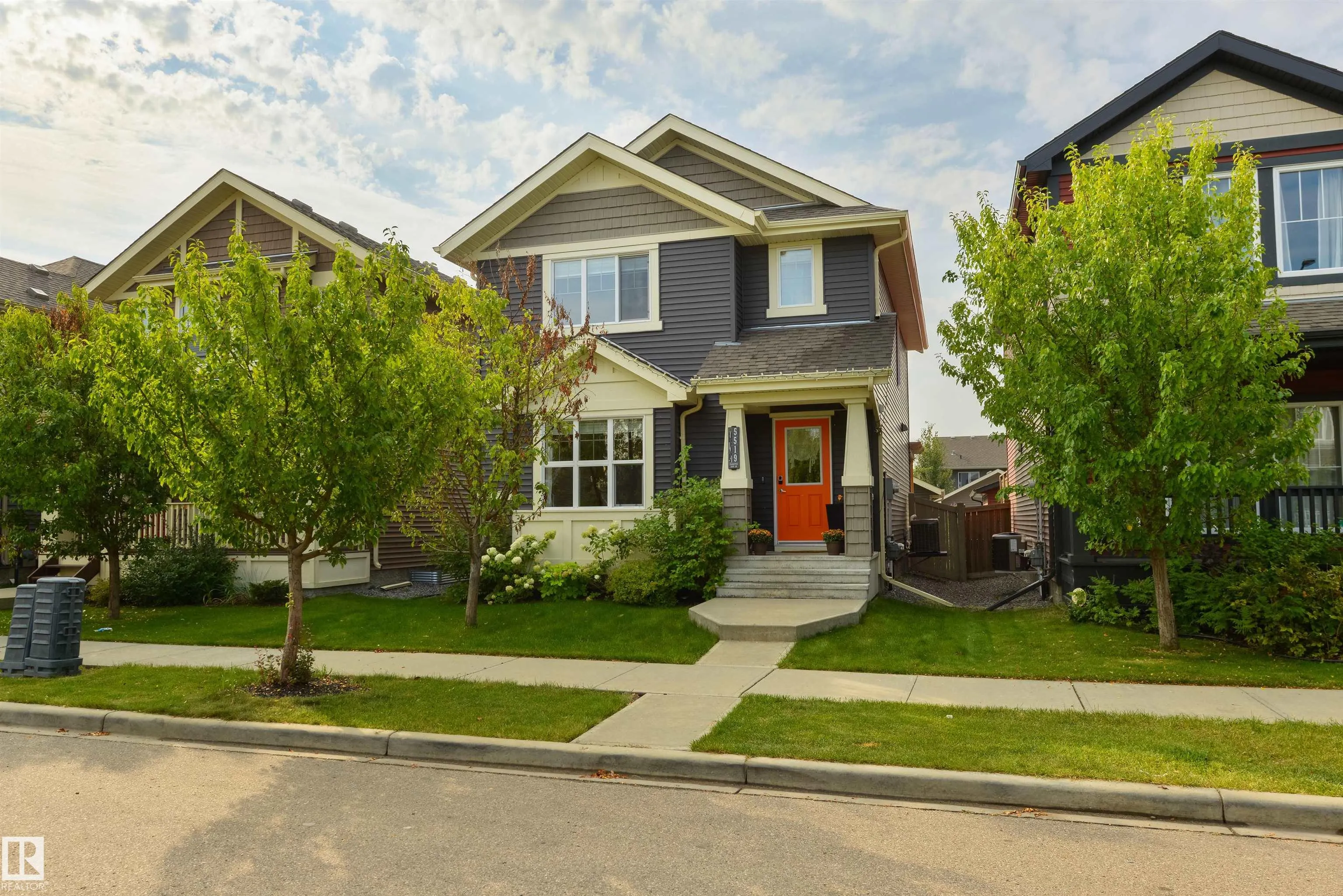 5519 CRABAPPLE Loop