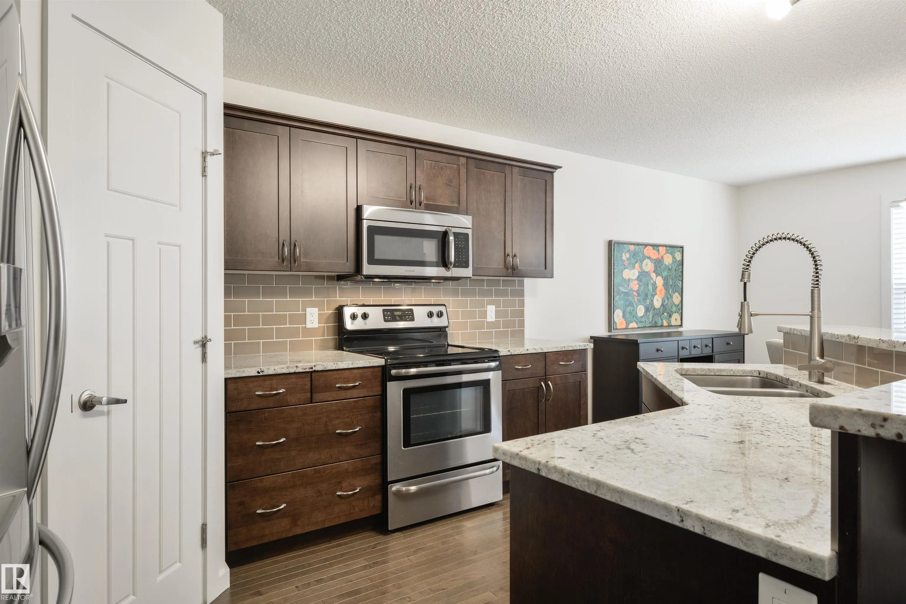 5519 CRABAPPLE Loop