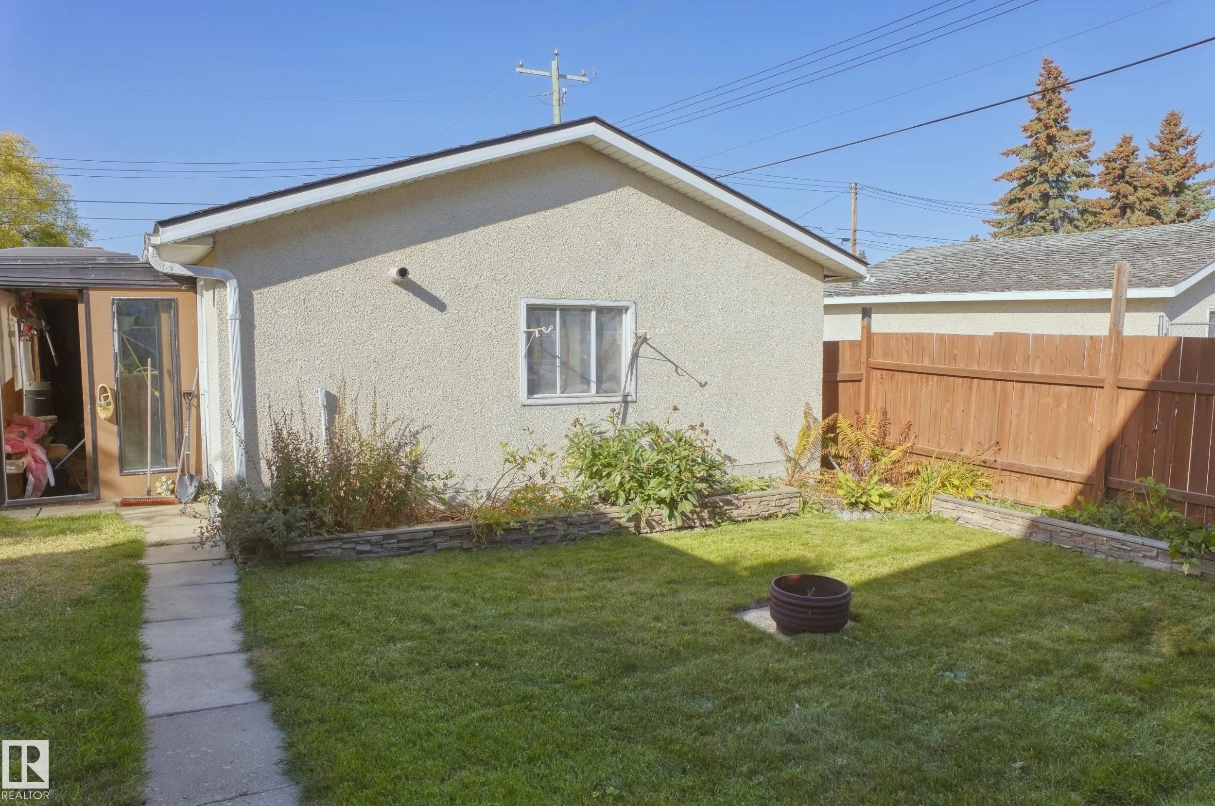 5226 43 Street
