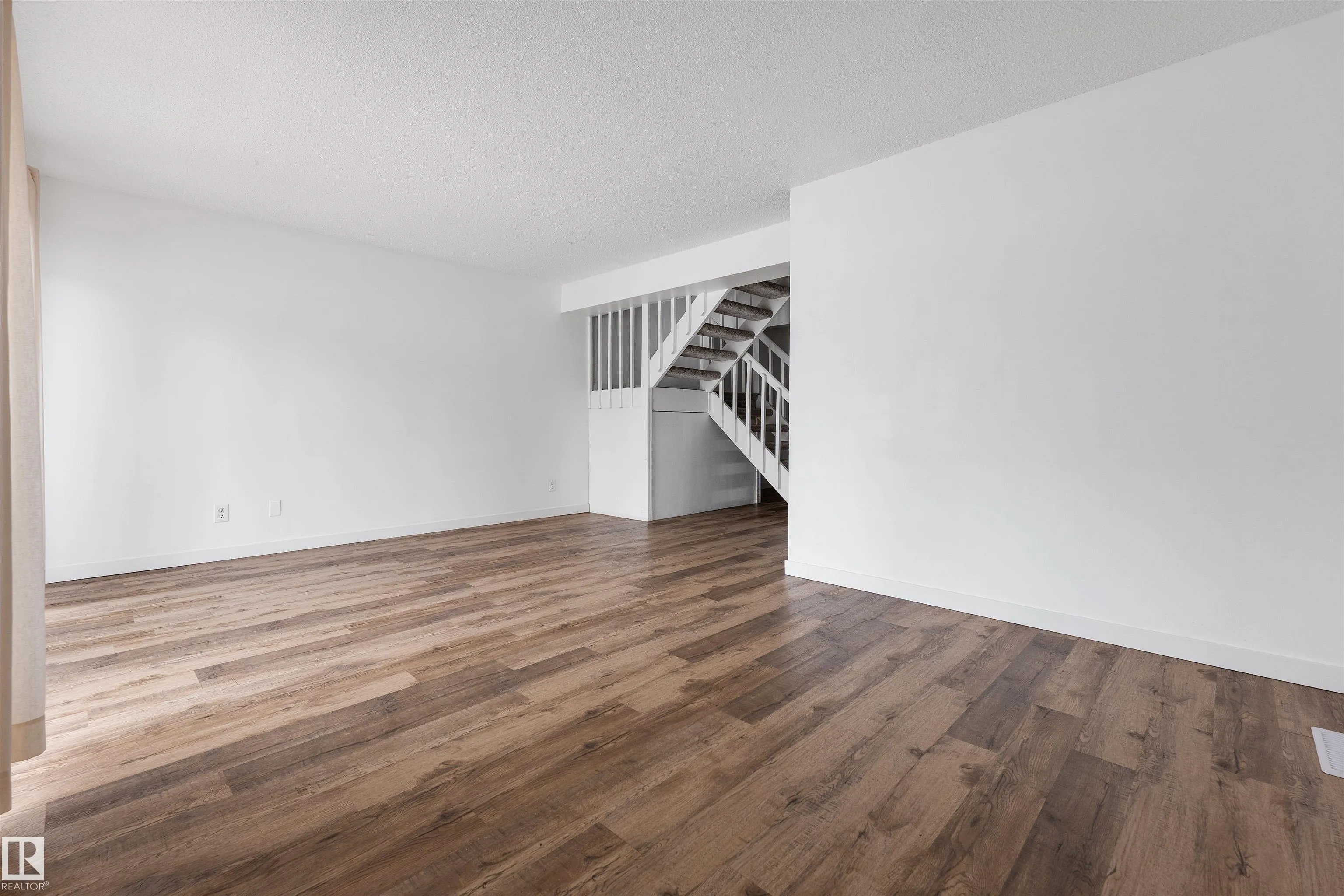 1C MEADOWLARK Village