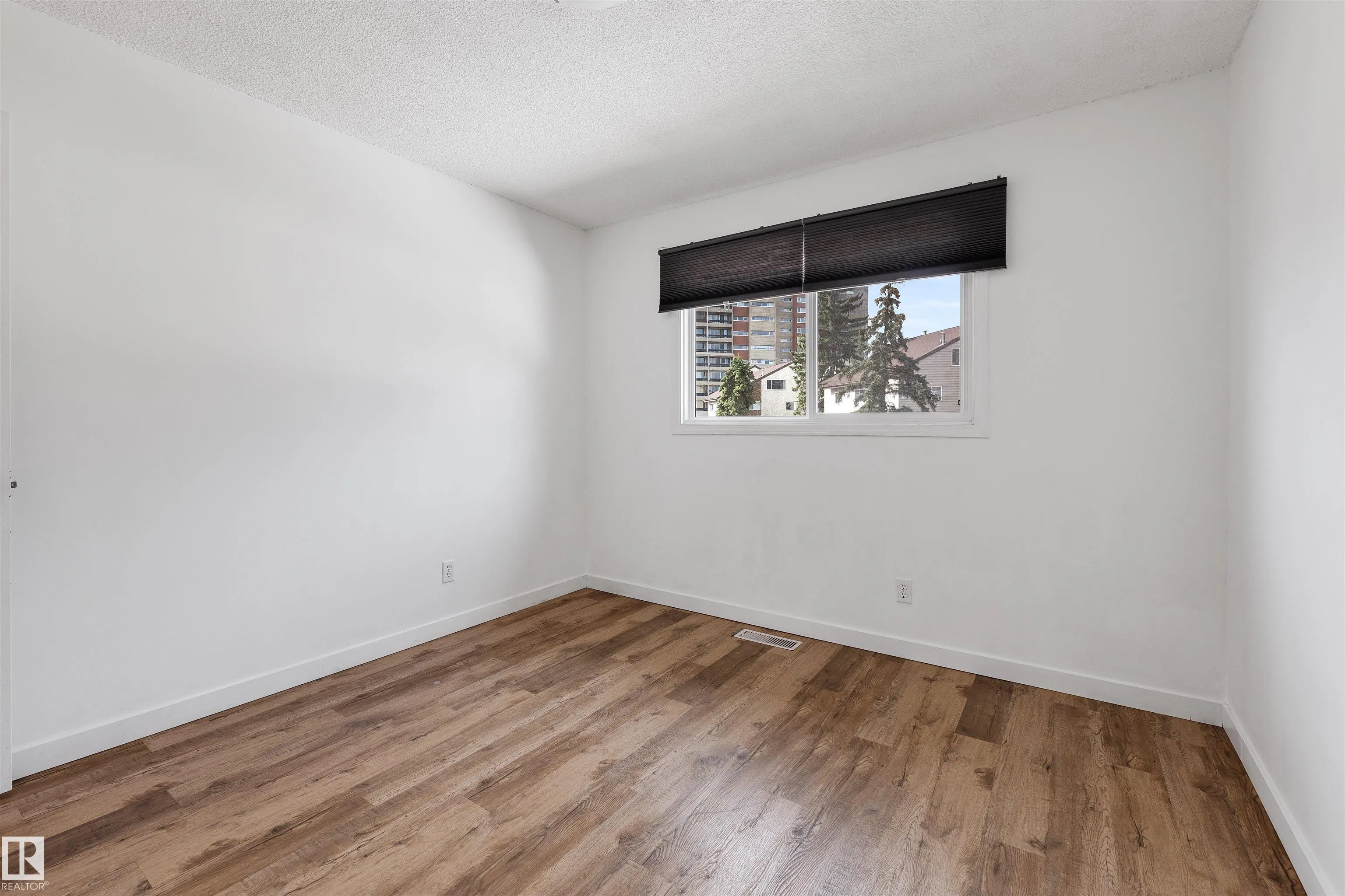 1C MEADOWLARK Village