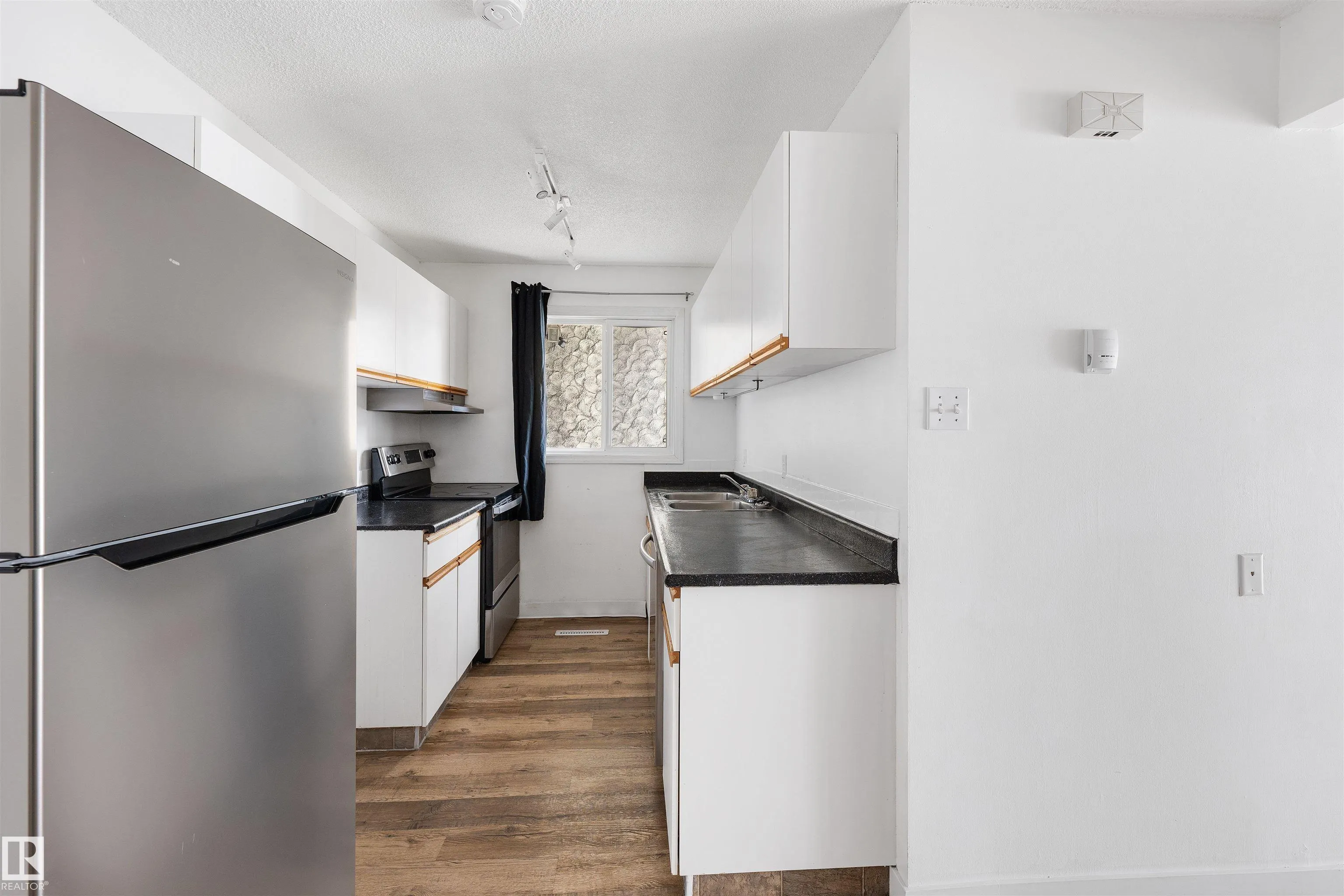 1C MEADOWLARK Village