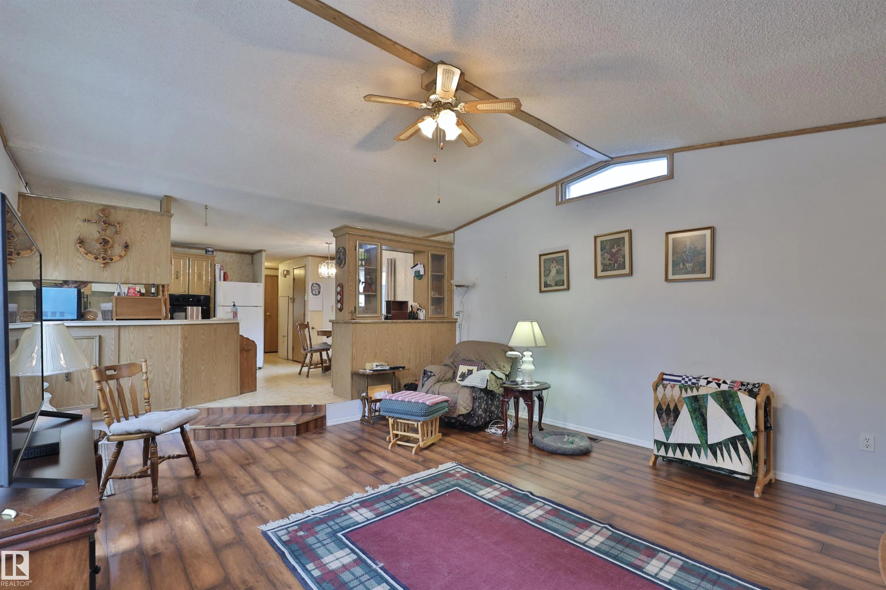 472075 RGE ROAD 241