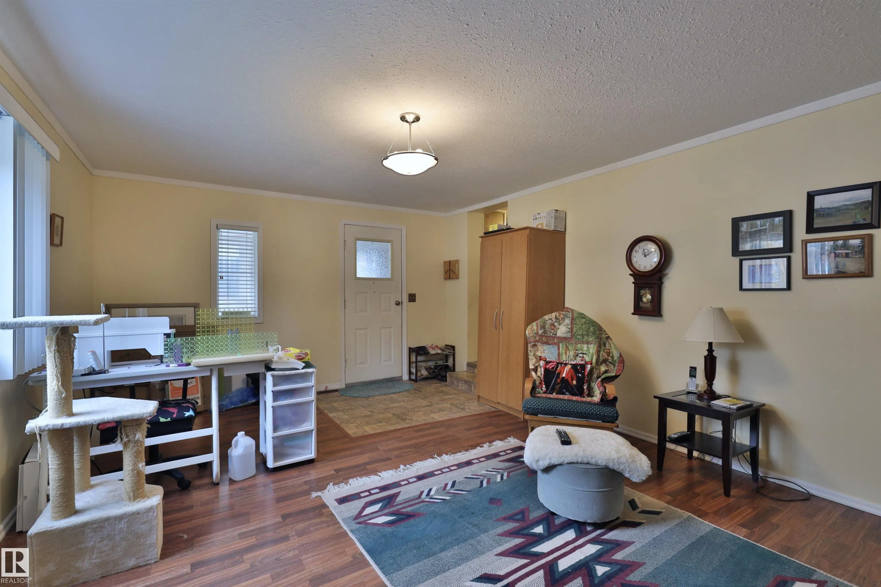 472075 RGE ROAD 241