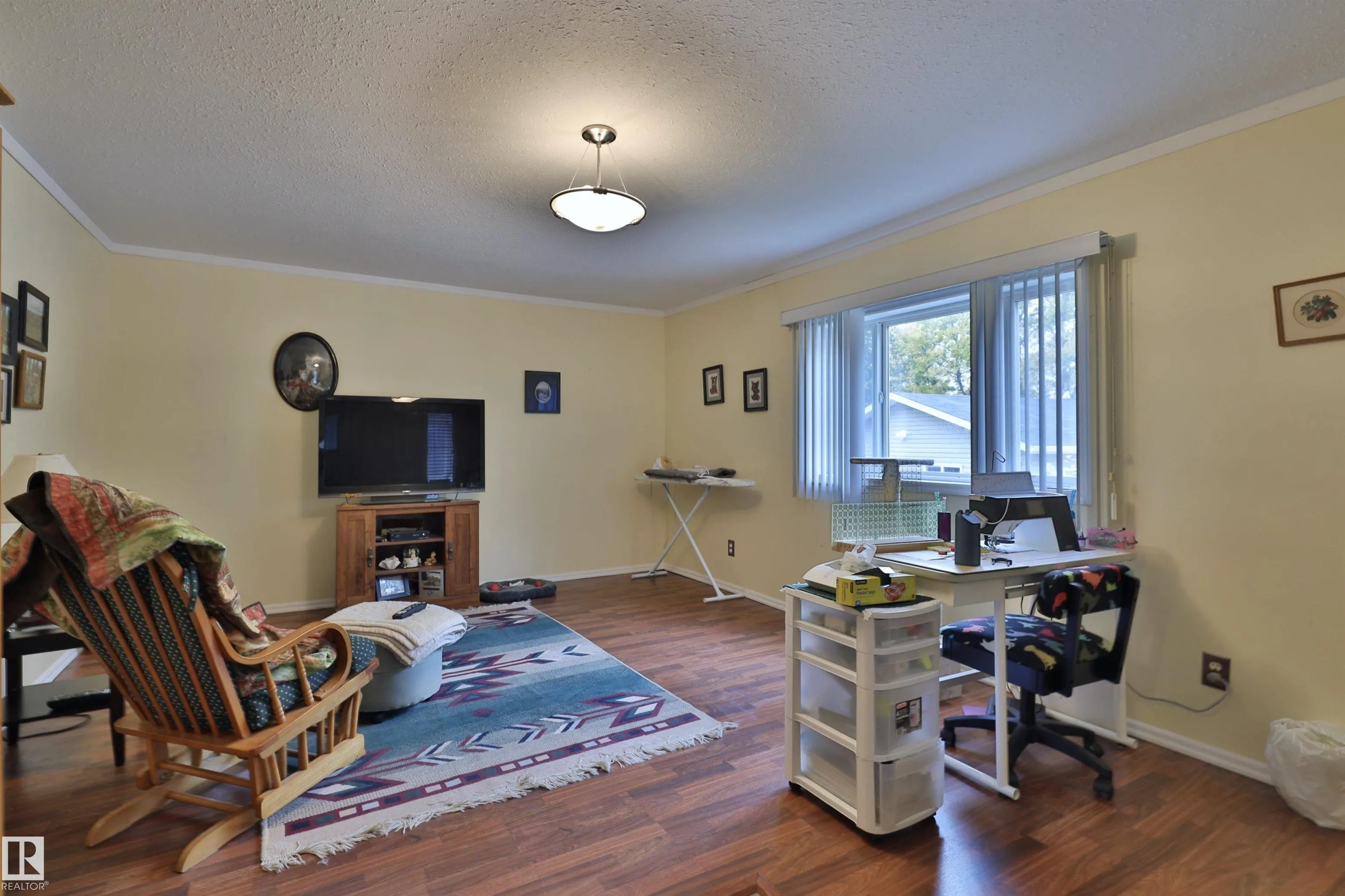 472075 RGE ROAD 241