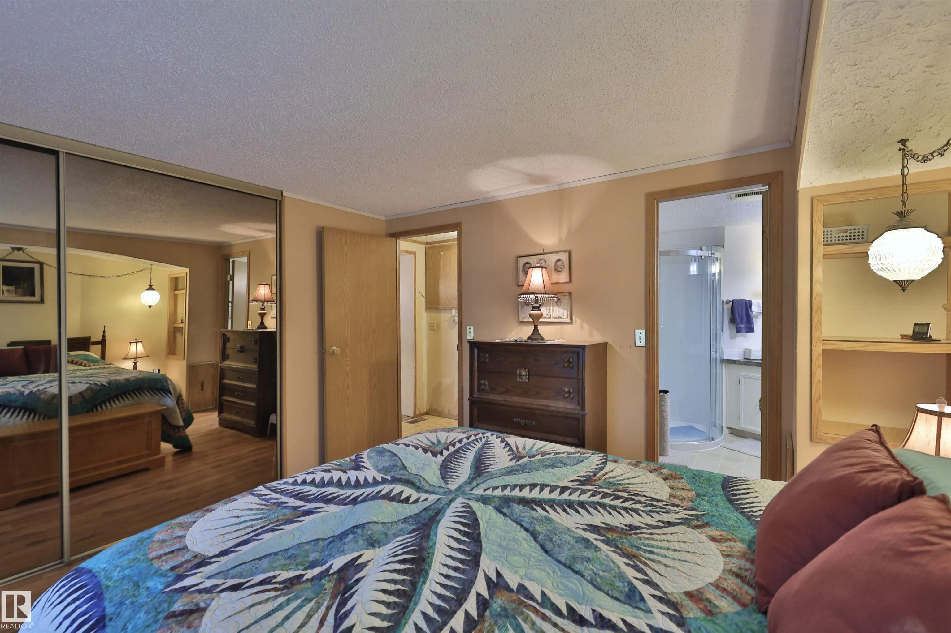 472075 RGE ROAD 241