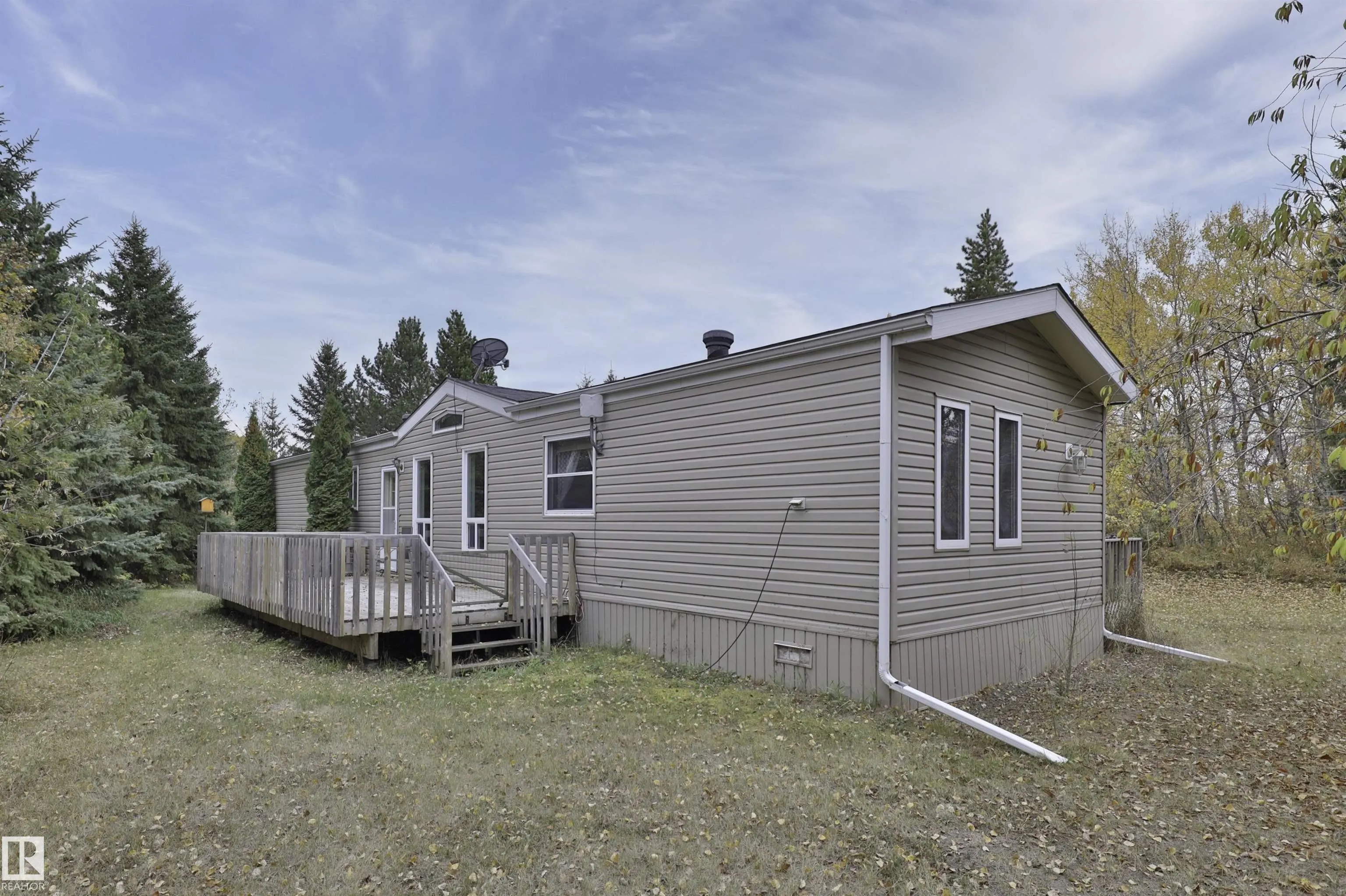 472075 RGE ROAD 241