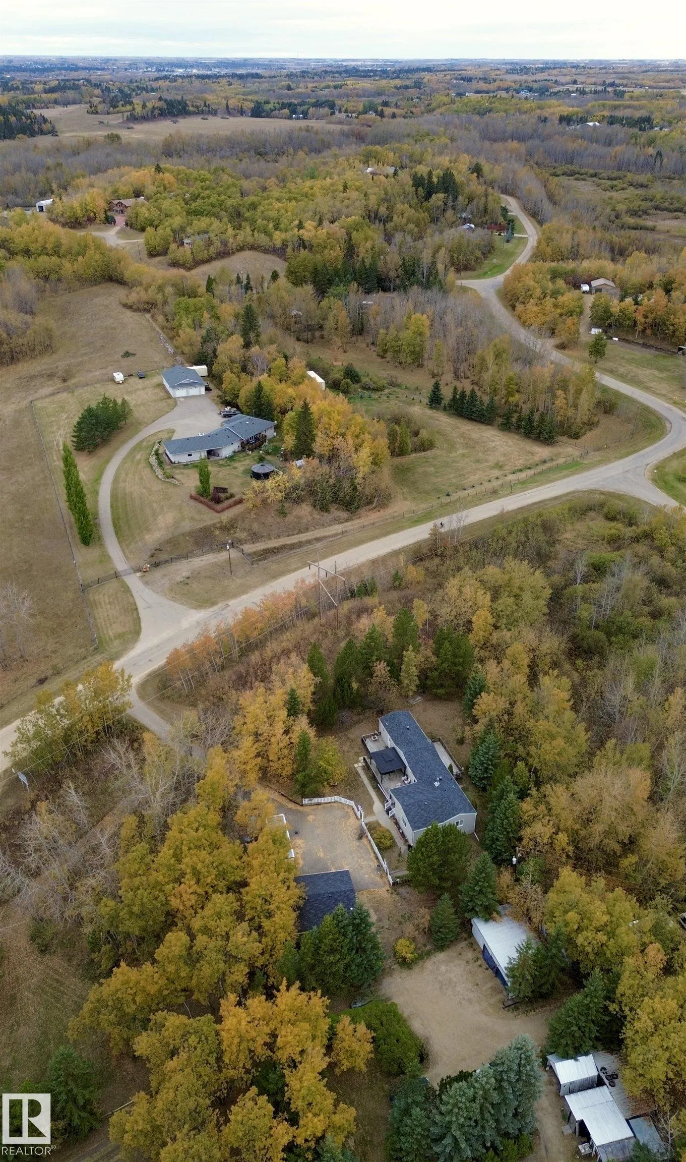 472075 RGE ROAD 241
