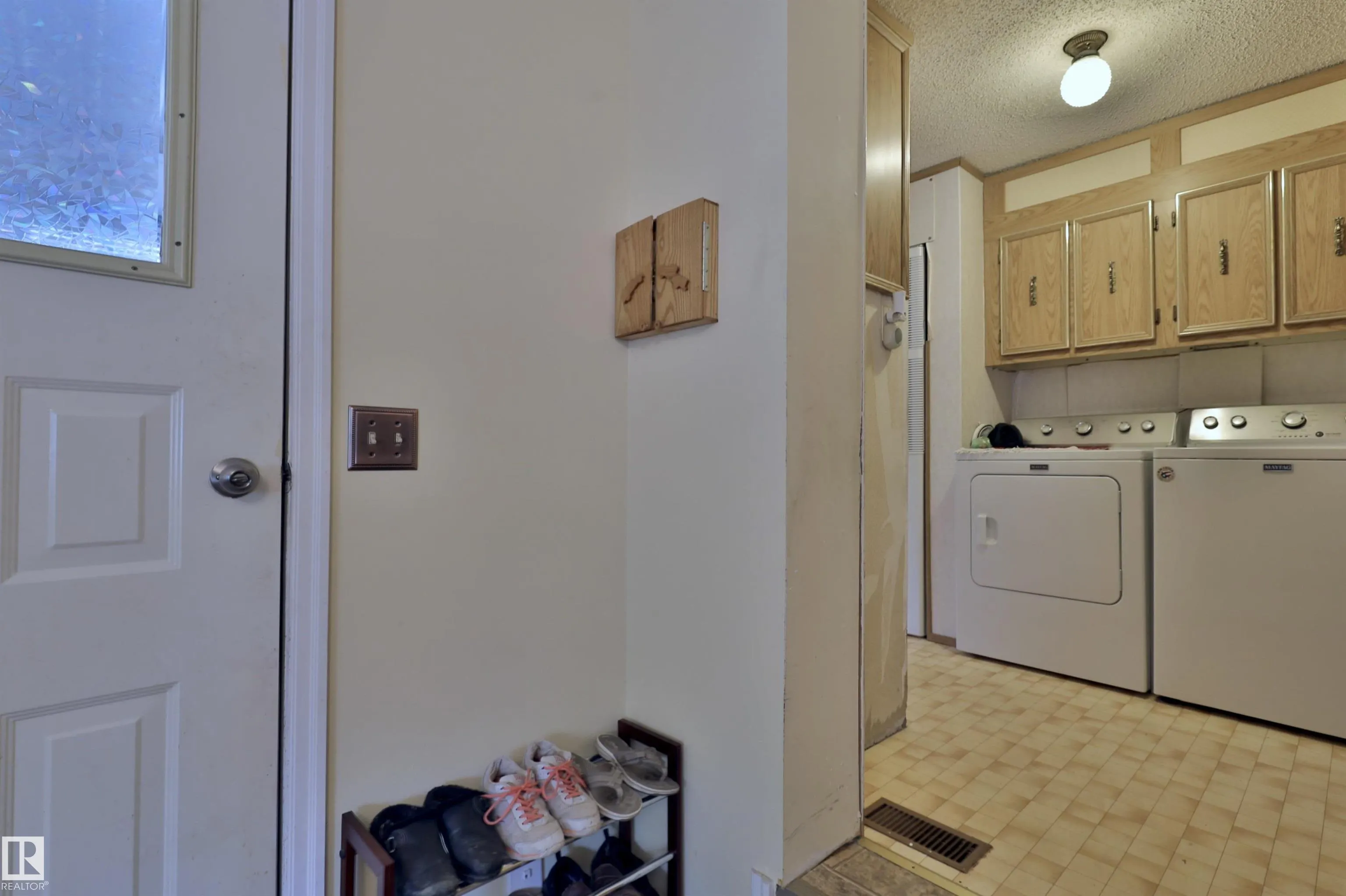 472075 RGE ROAD 241