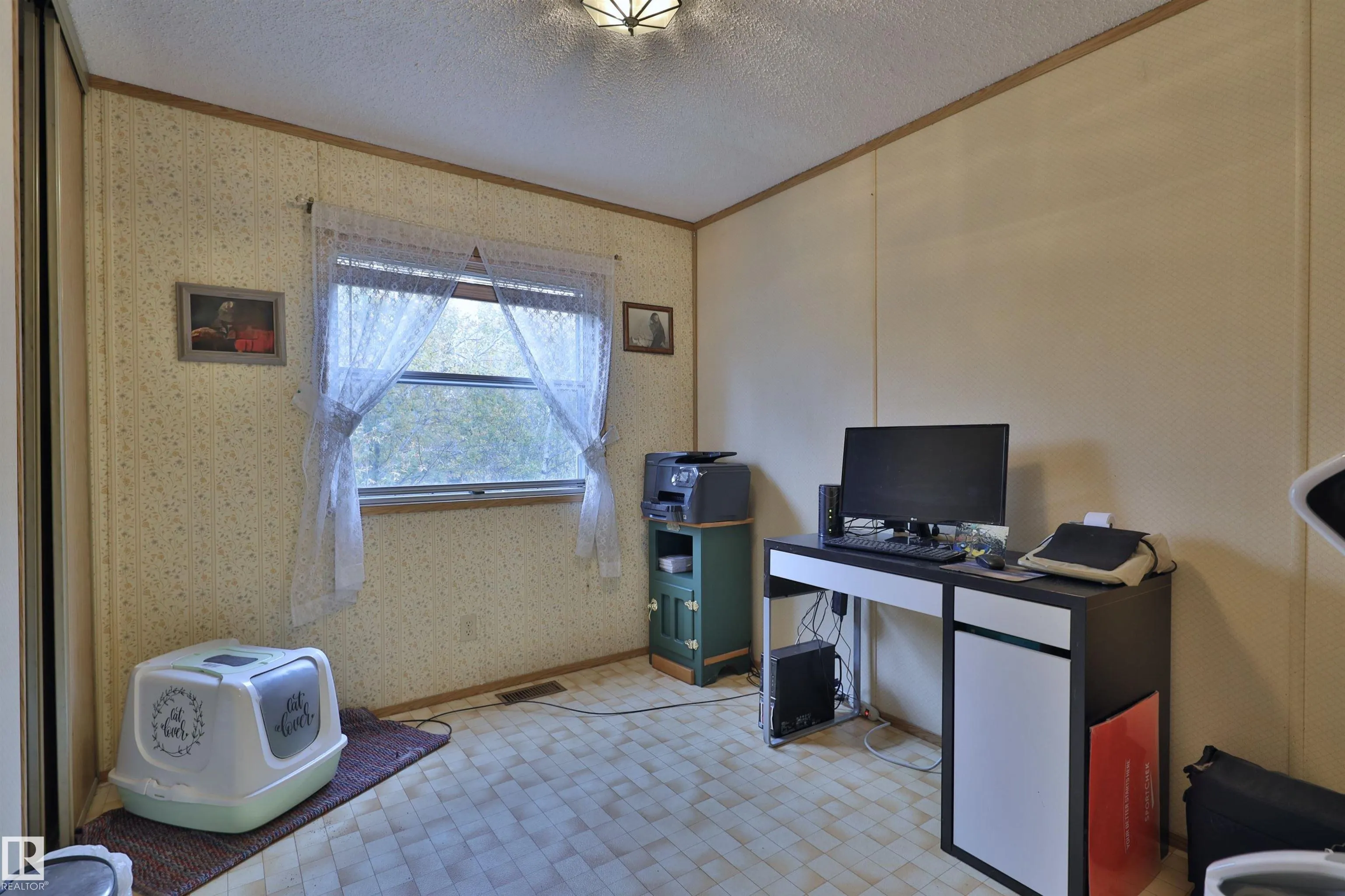 472075 RGE ROAD 241