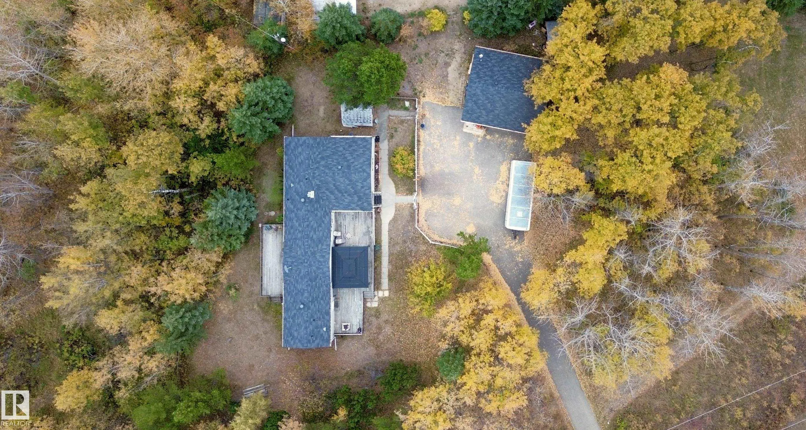 472075 RGE ROAD 241