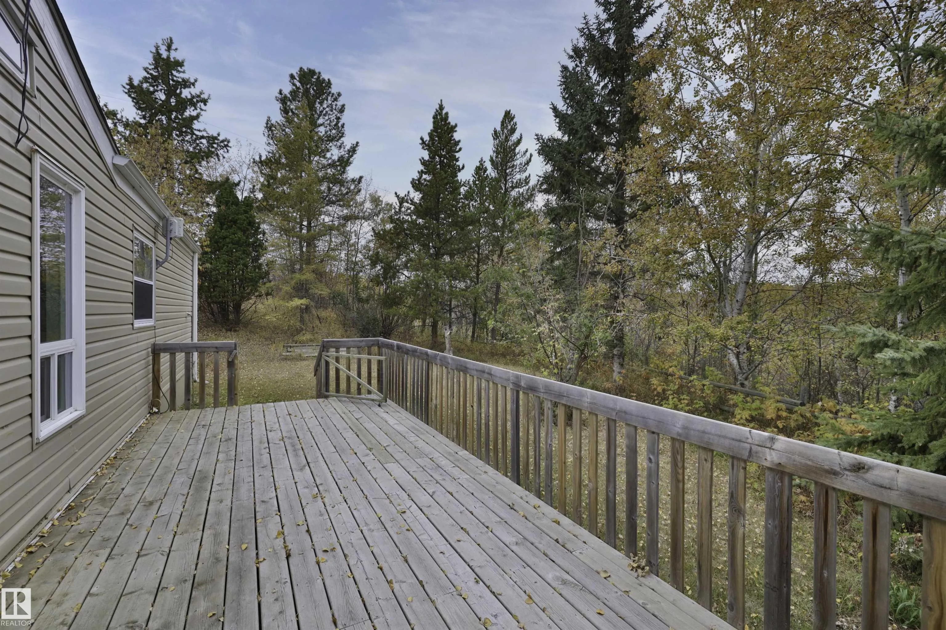 472075 RGE ROAD 241