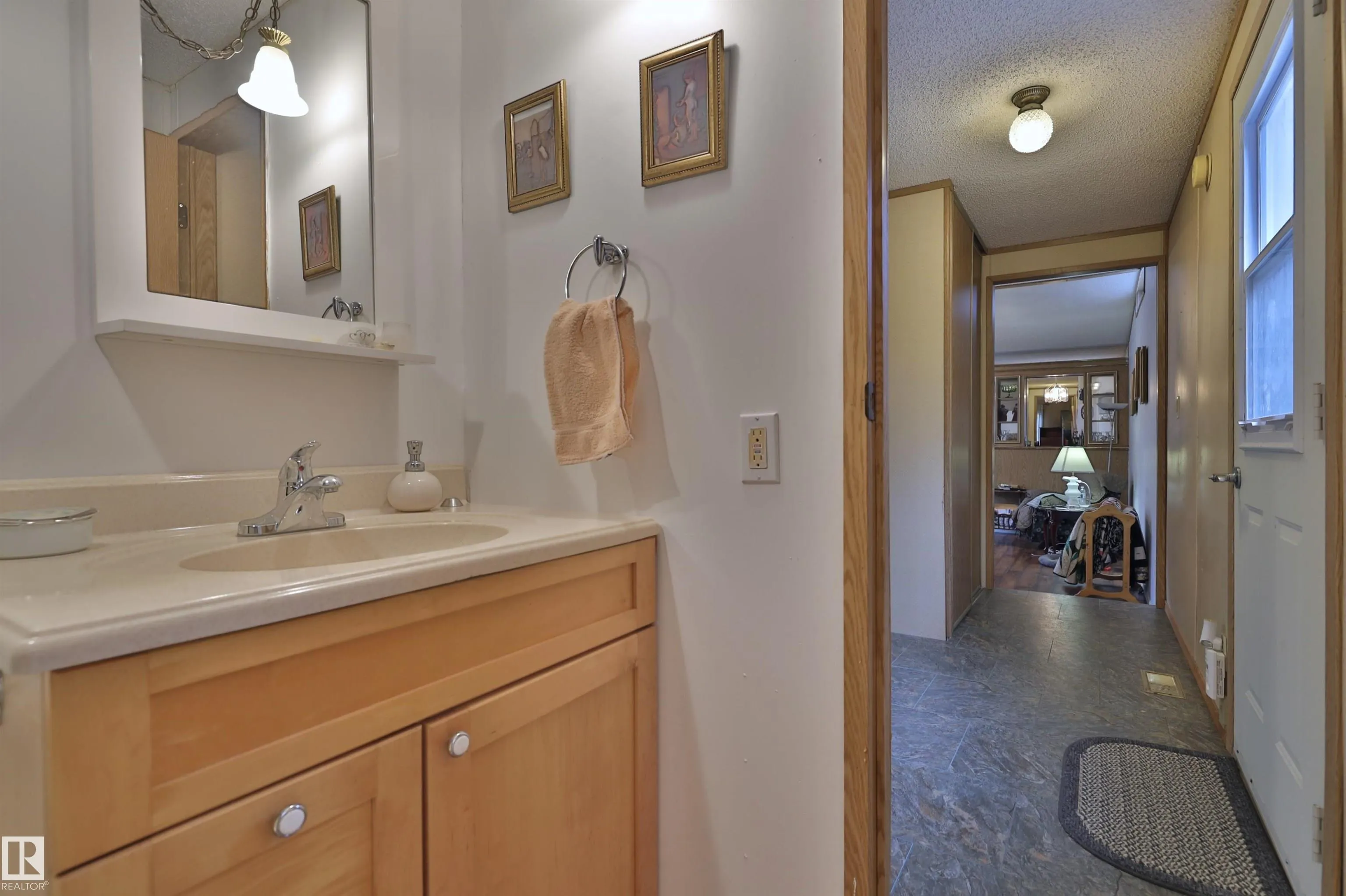 472075 RGE ROAD 241