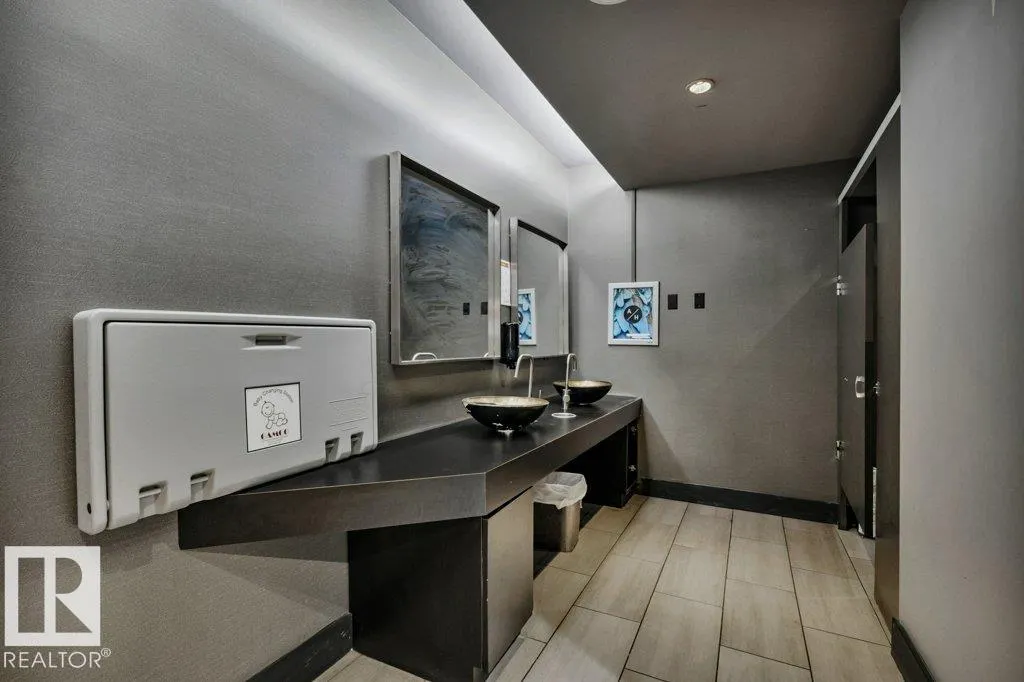 2303 Ellwood Drive