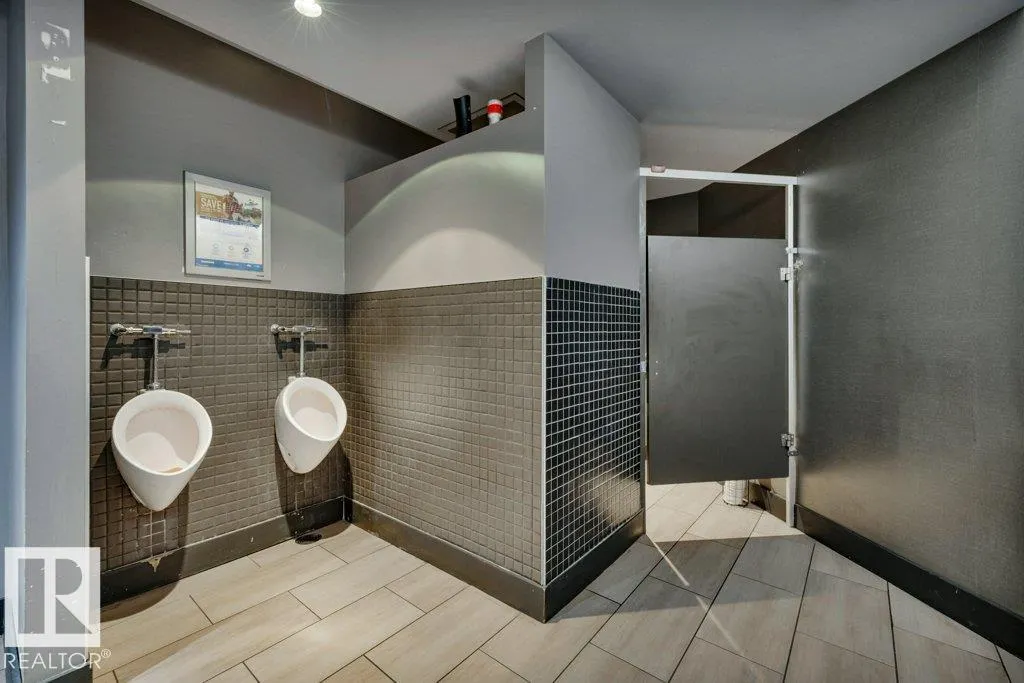 2303 Ellwood Drive