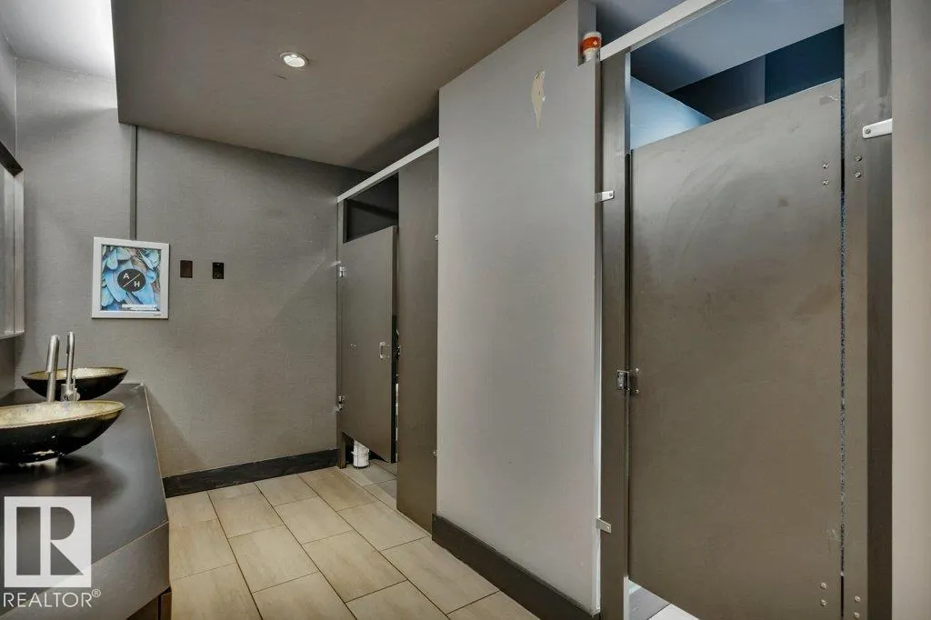 2303 Ellwood Drive