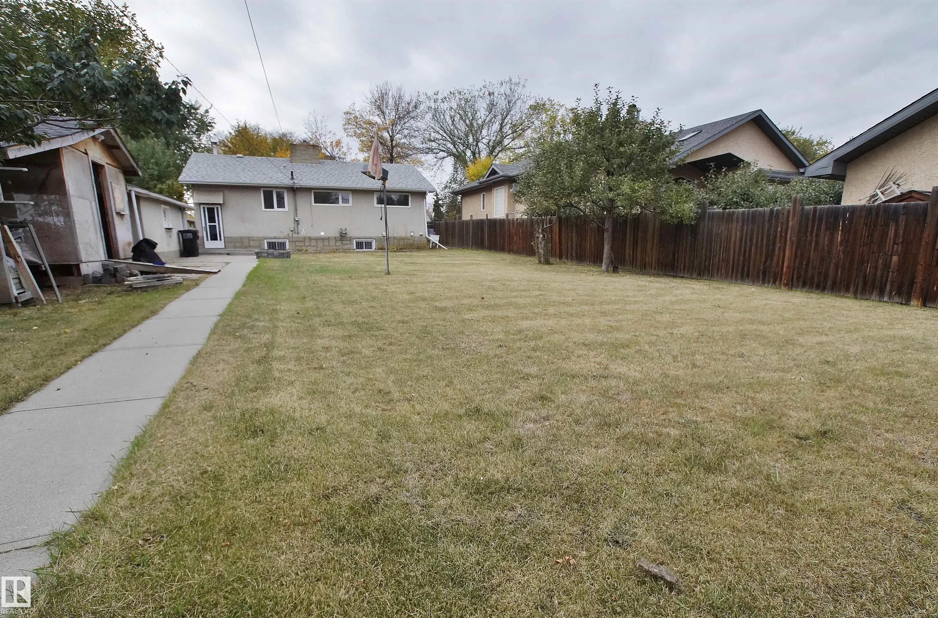 12415 80 Street