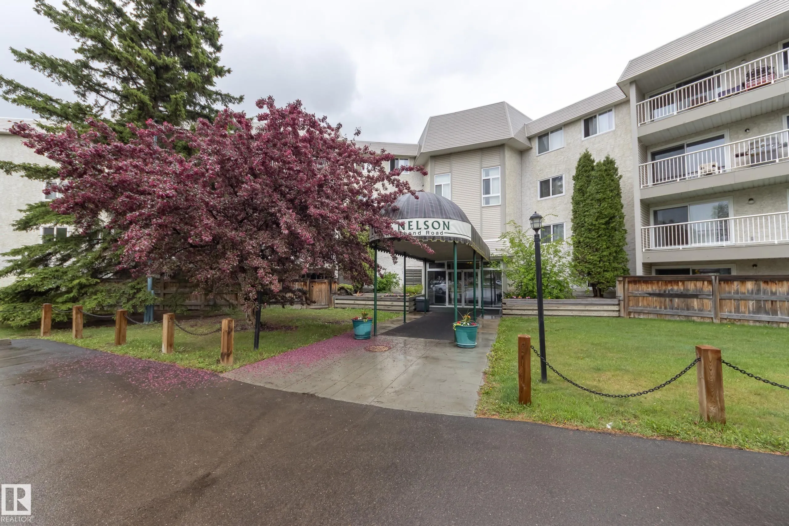 5125 RIVERBEND Road