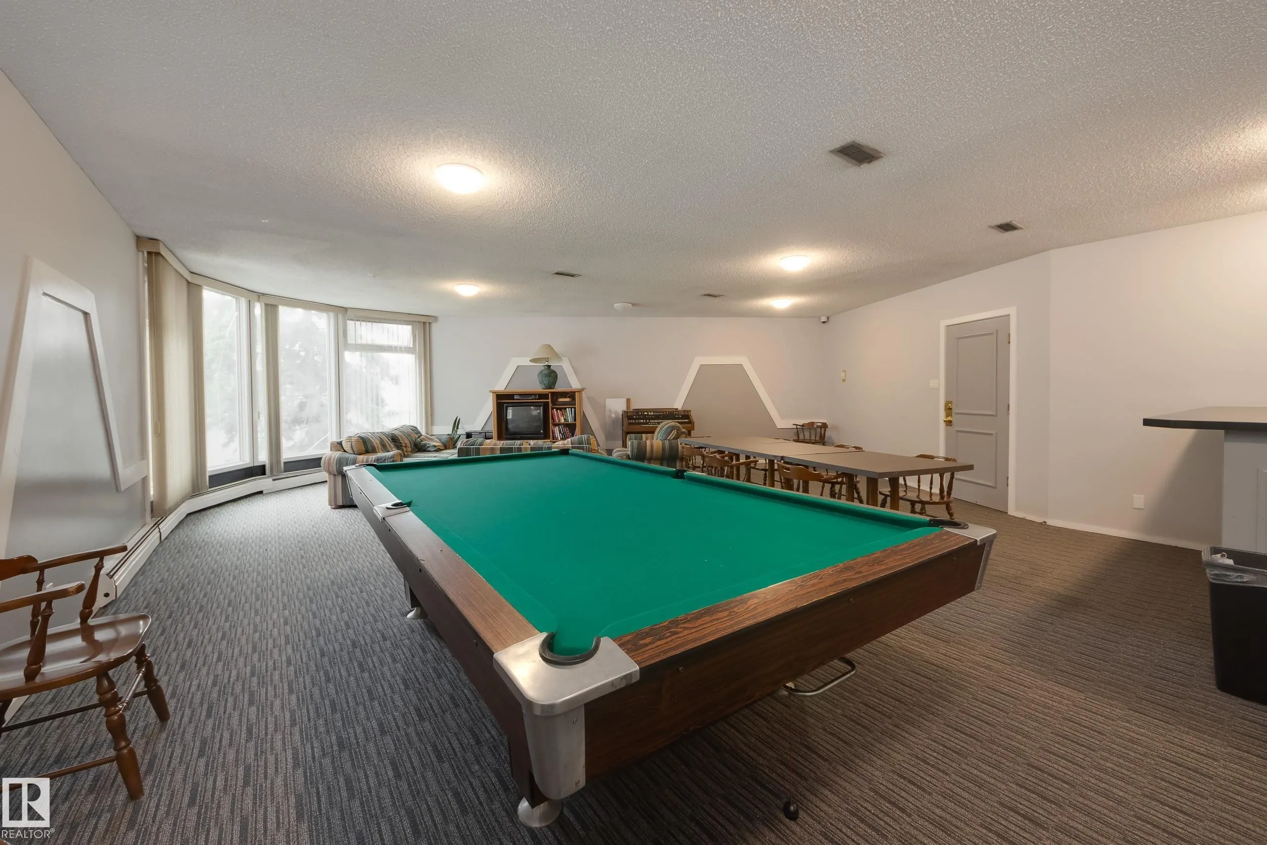 5125 RIVERBEND Road