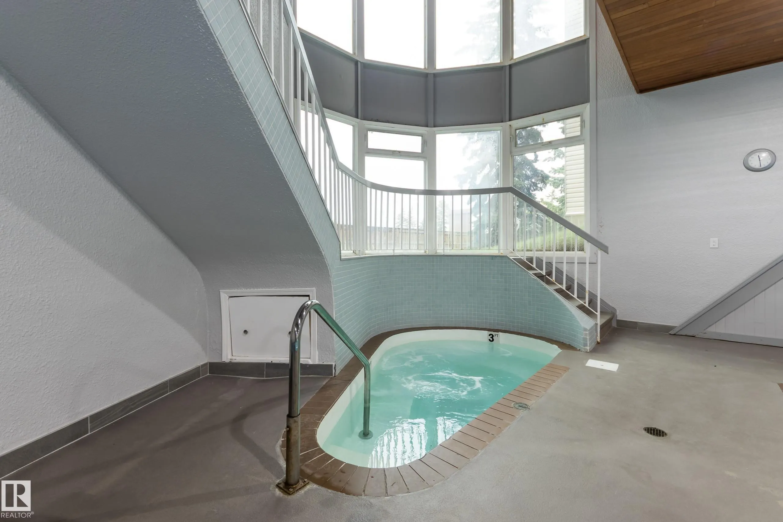 5125 RIVERBEND Road