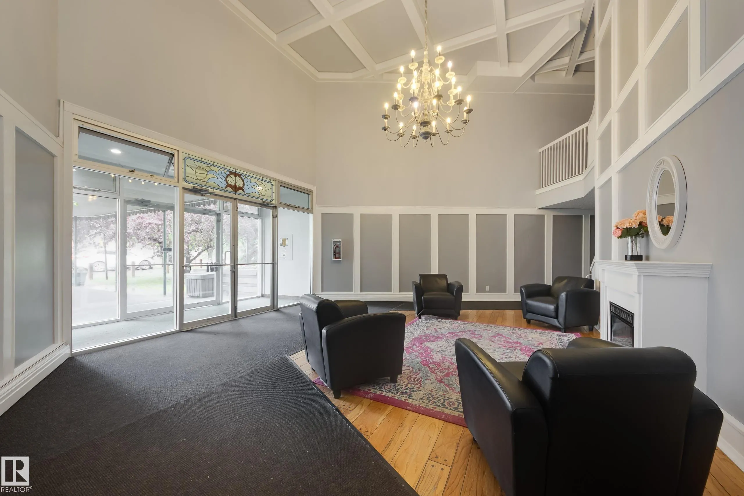 5125 RIVERBEND Road