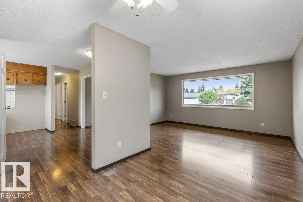 184 HOMESTEAD Crescent