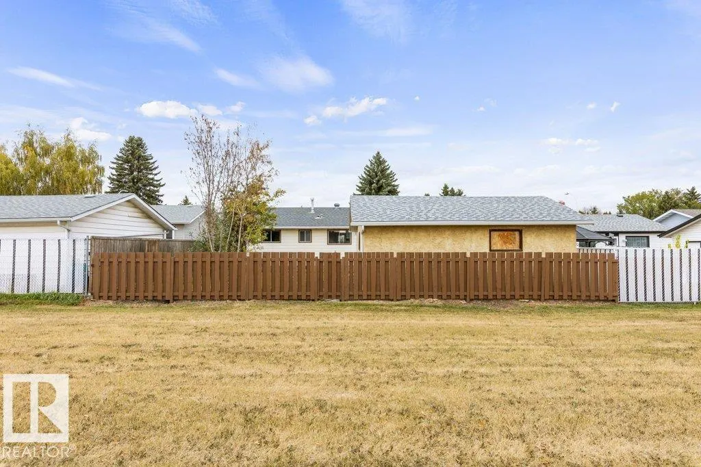 184 HOMESTEAD Crescent