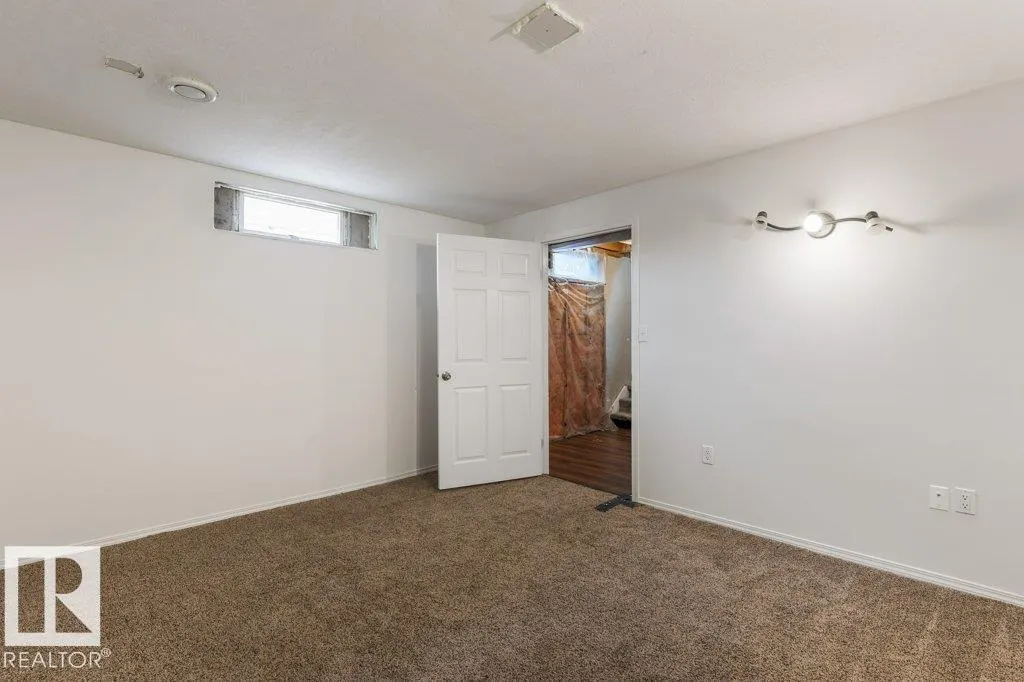 184 HOMESTEAD Crescent
