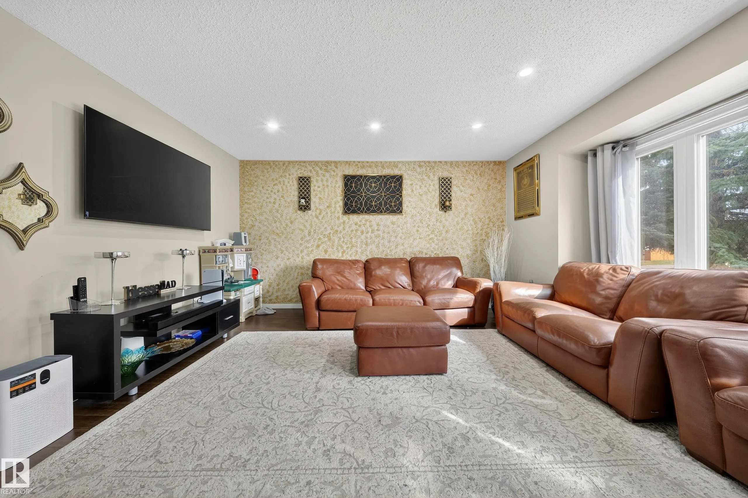 1553 LAKEWOOD Road
