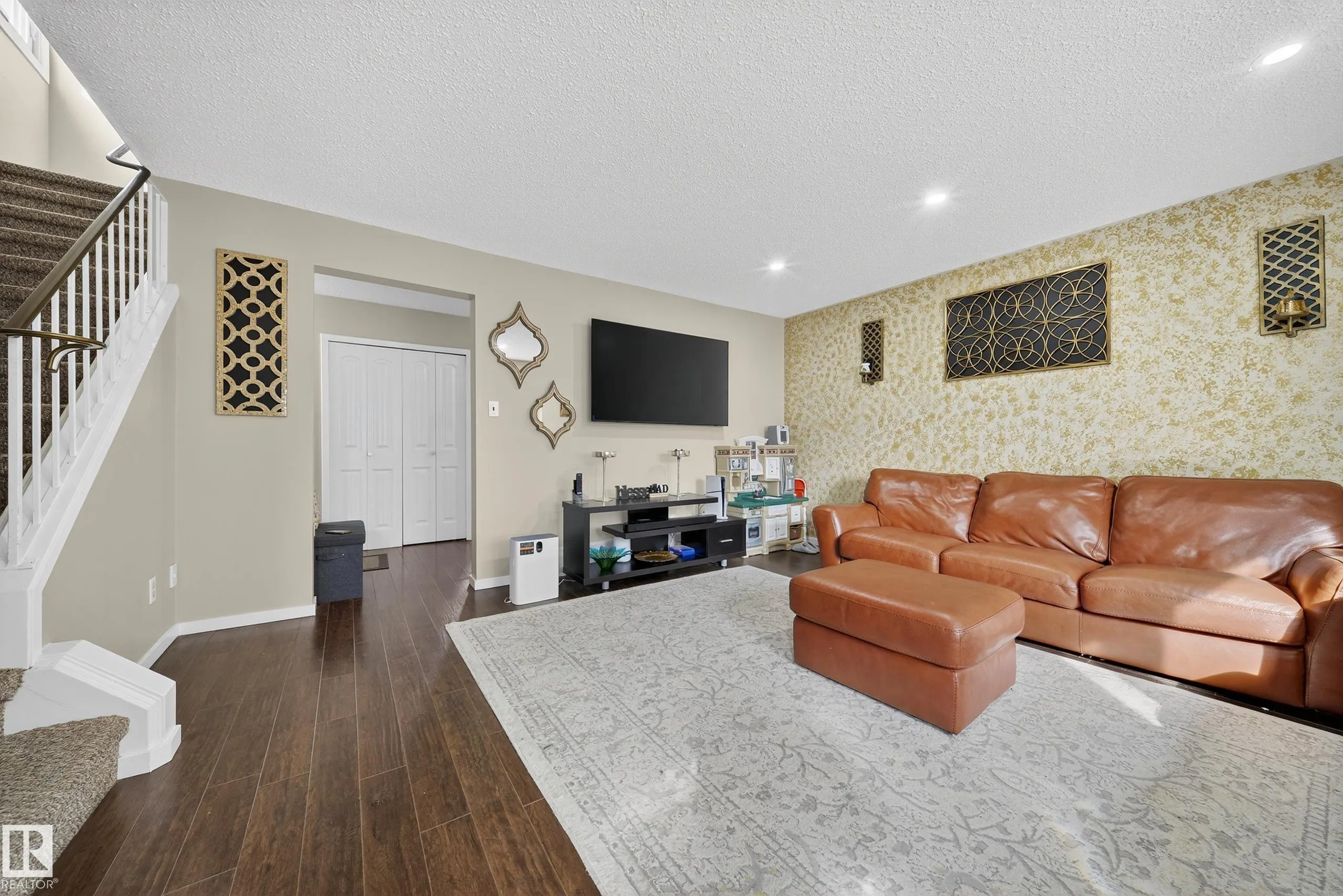 1553 LAKEWOOD Road
