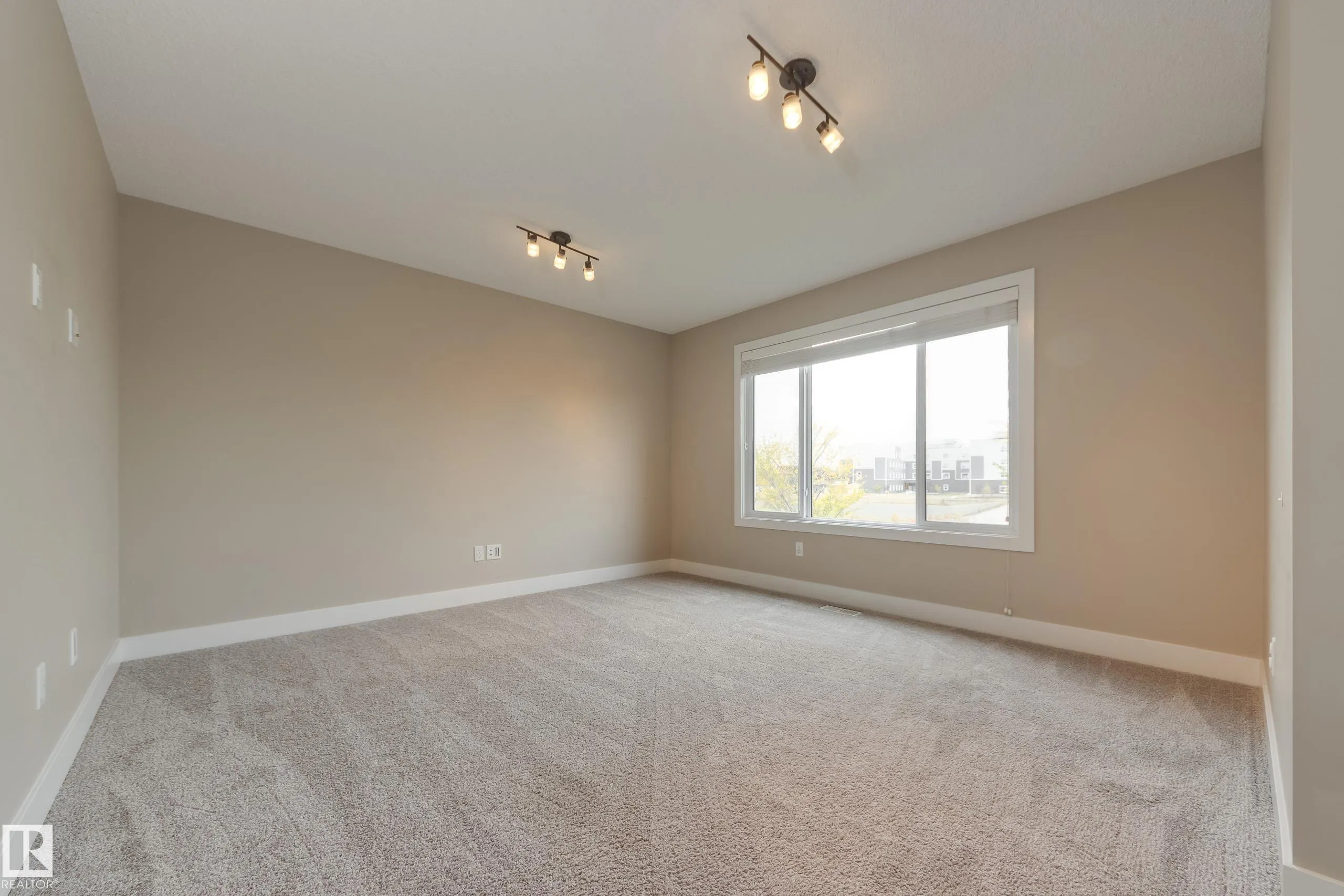 1036 ALLENDALE Crescent