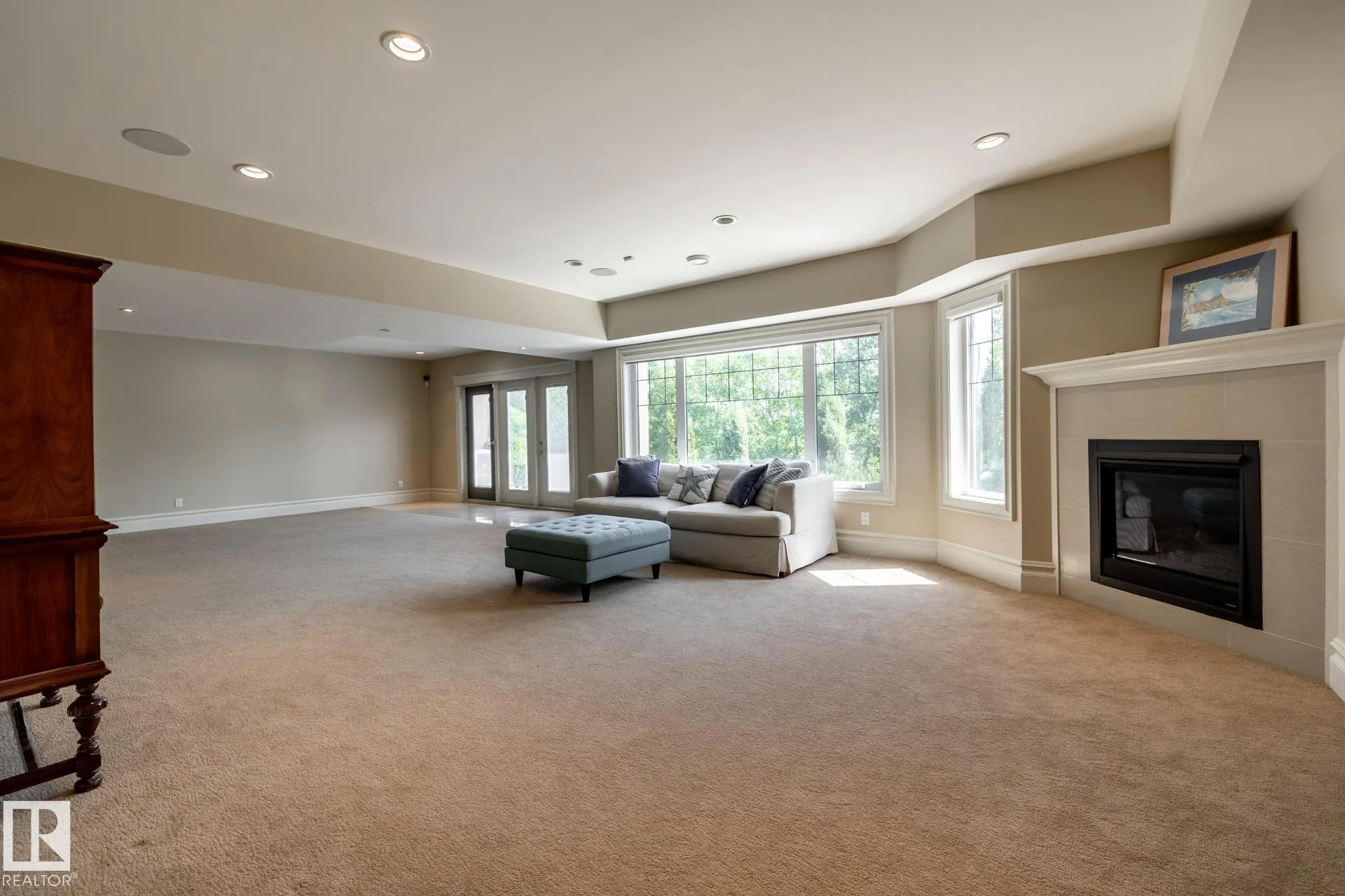 1018 HOLLANDS Point(e)