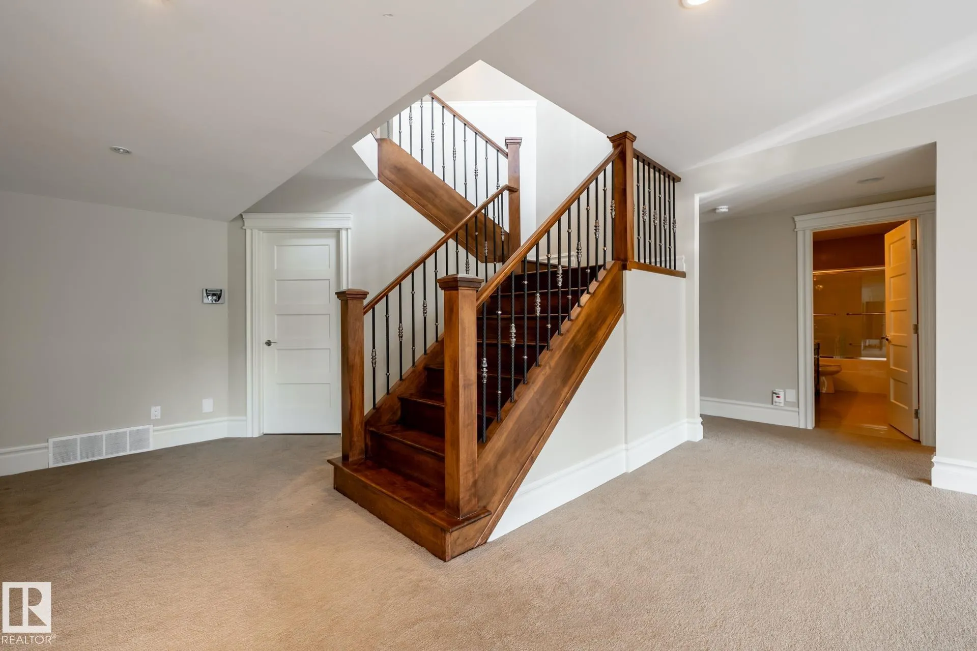 1018 HOLLANDS Point(e)