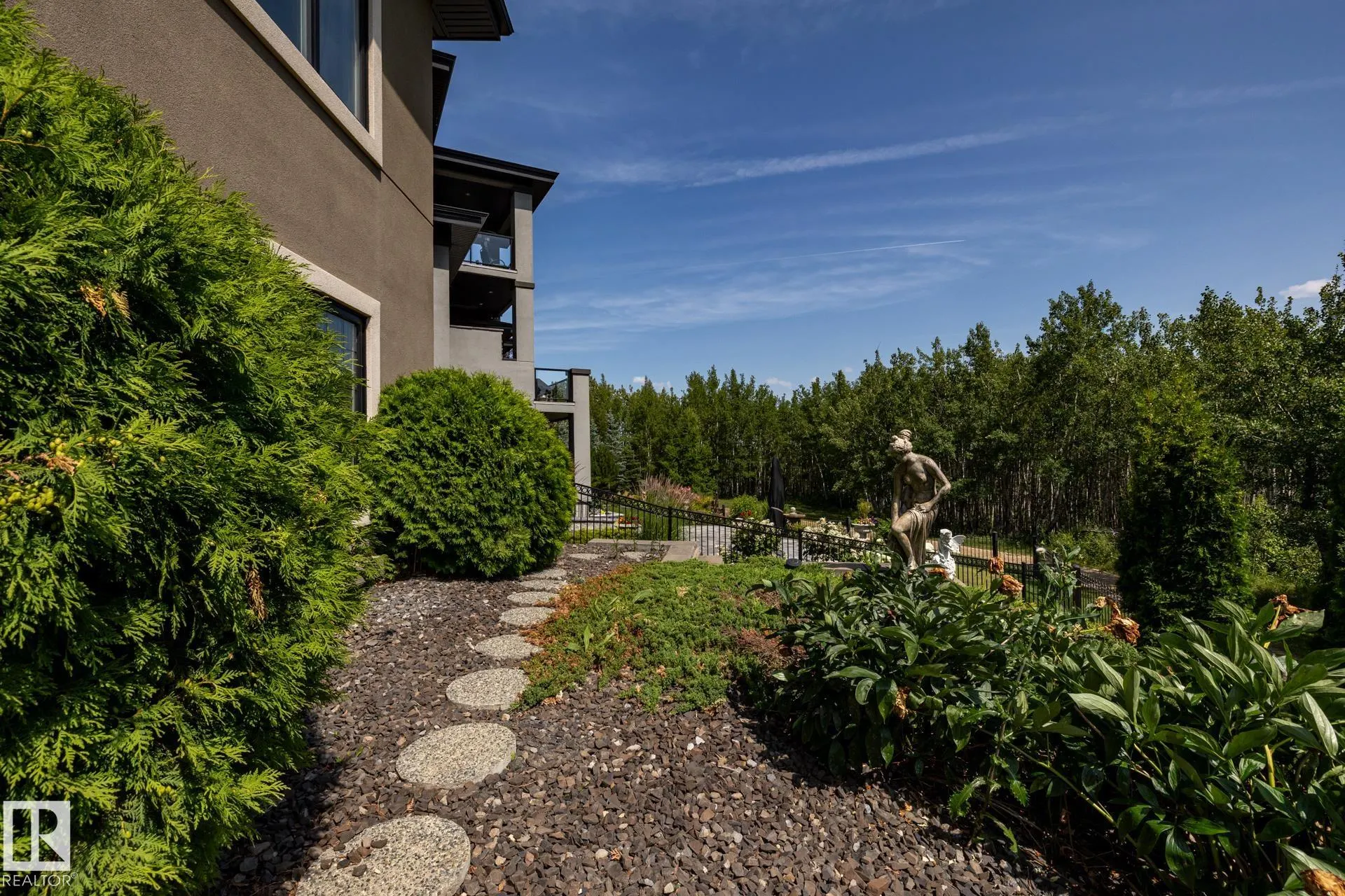 1018 HOLLANDS Point(e)
