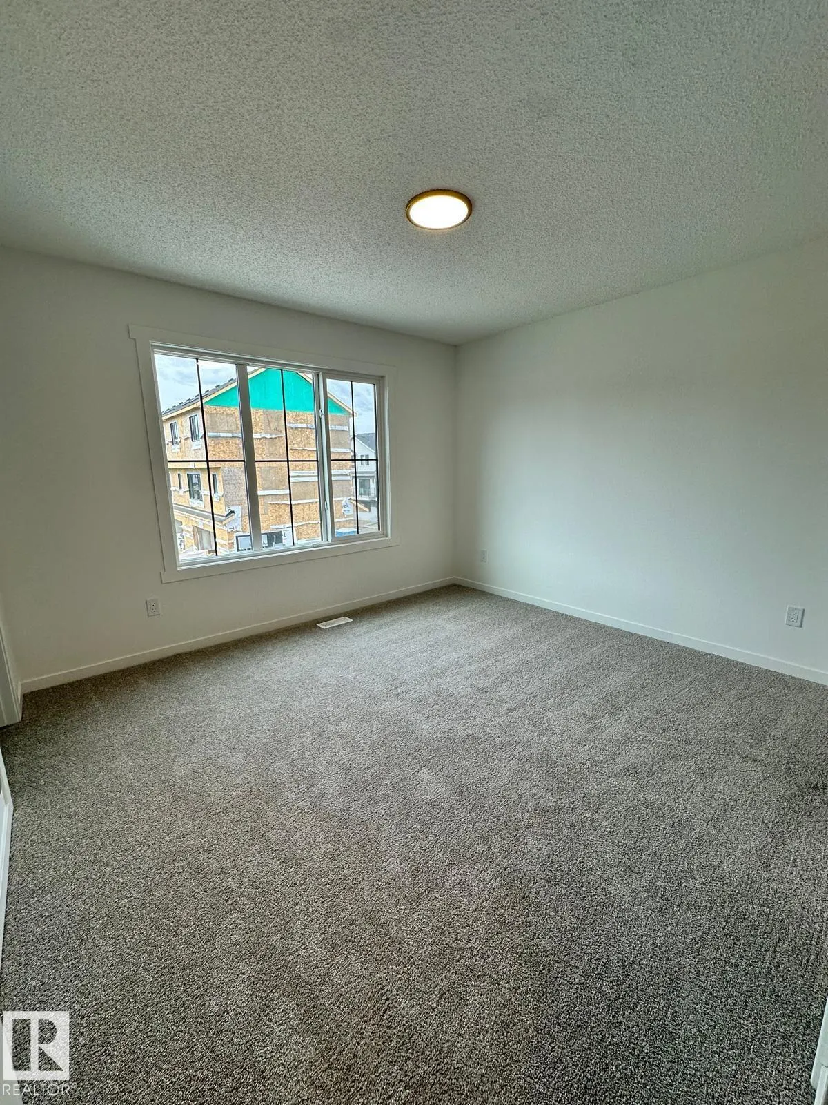 525 SECORD Boulevard