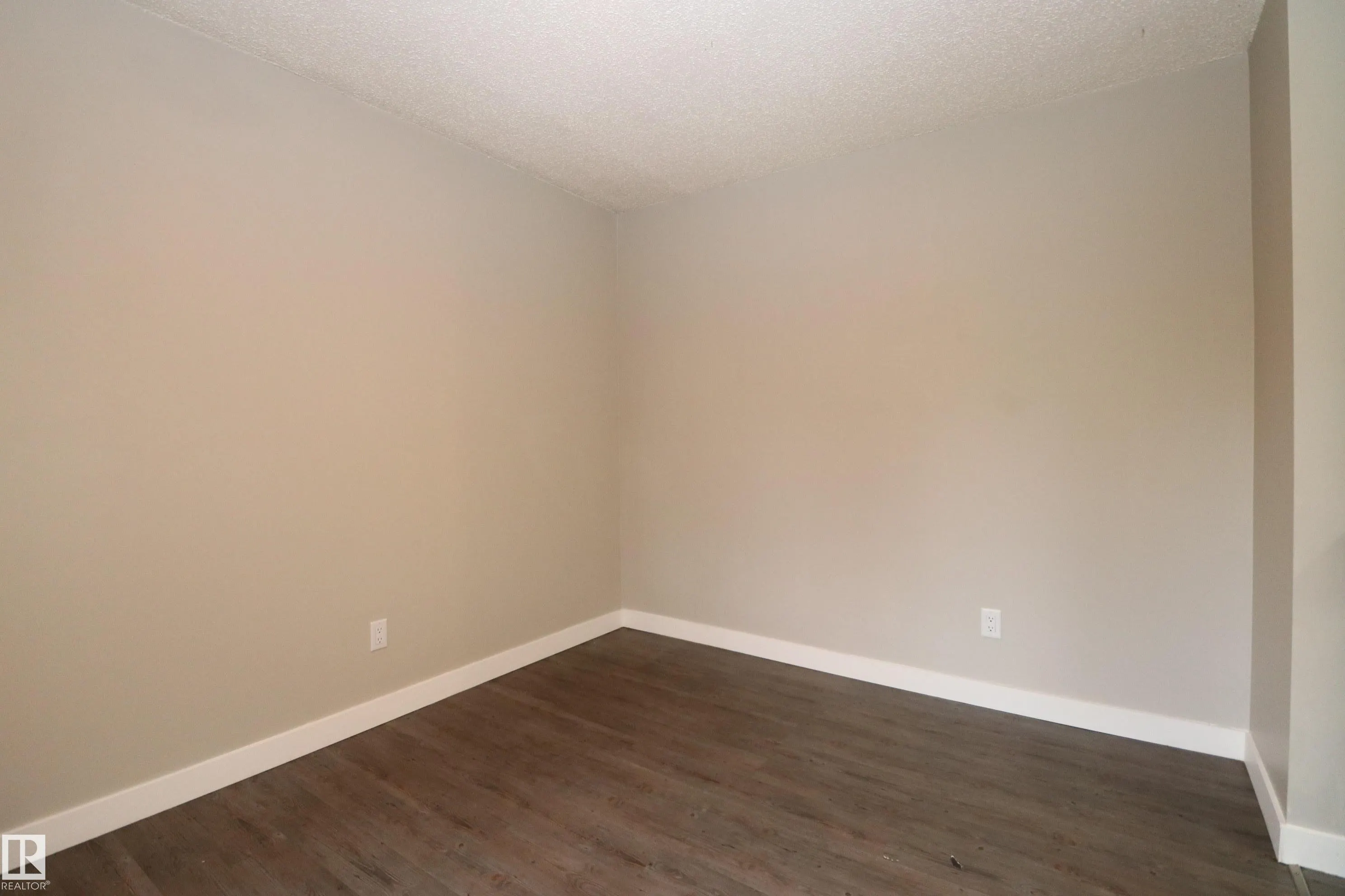 14843 Riverbend Road