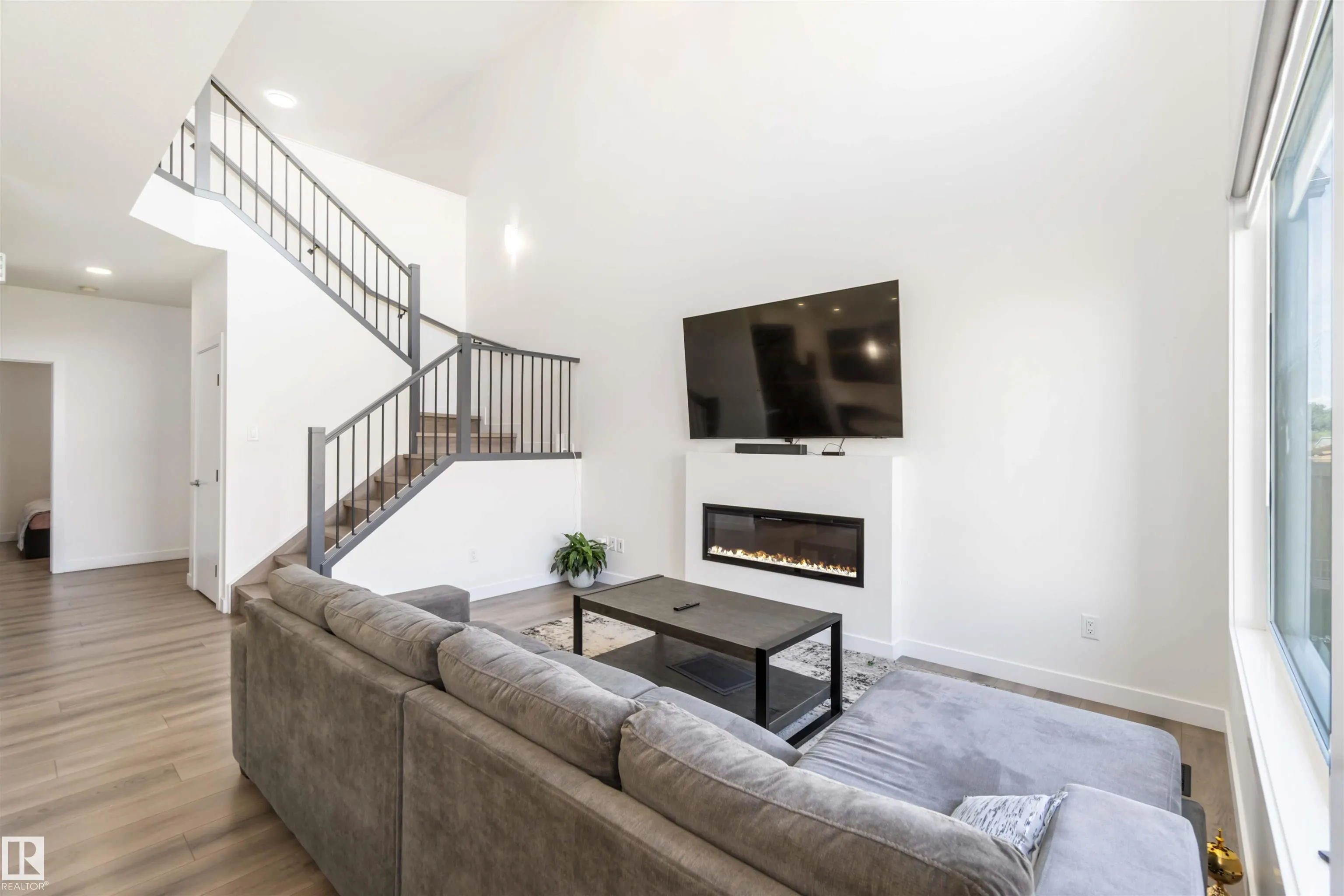 16808 30 Avenue
