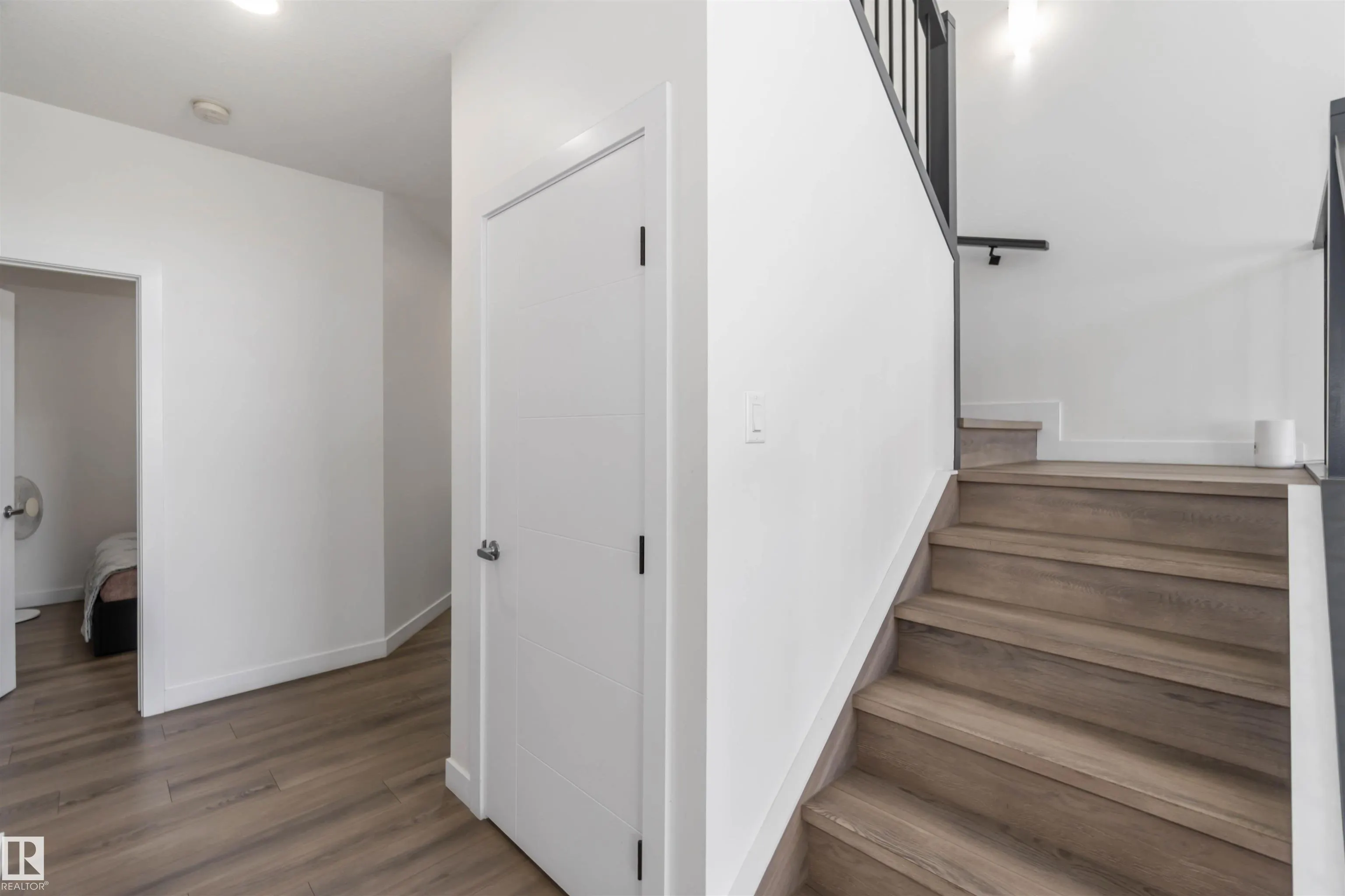 16808 30 Avenue