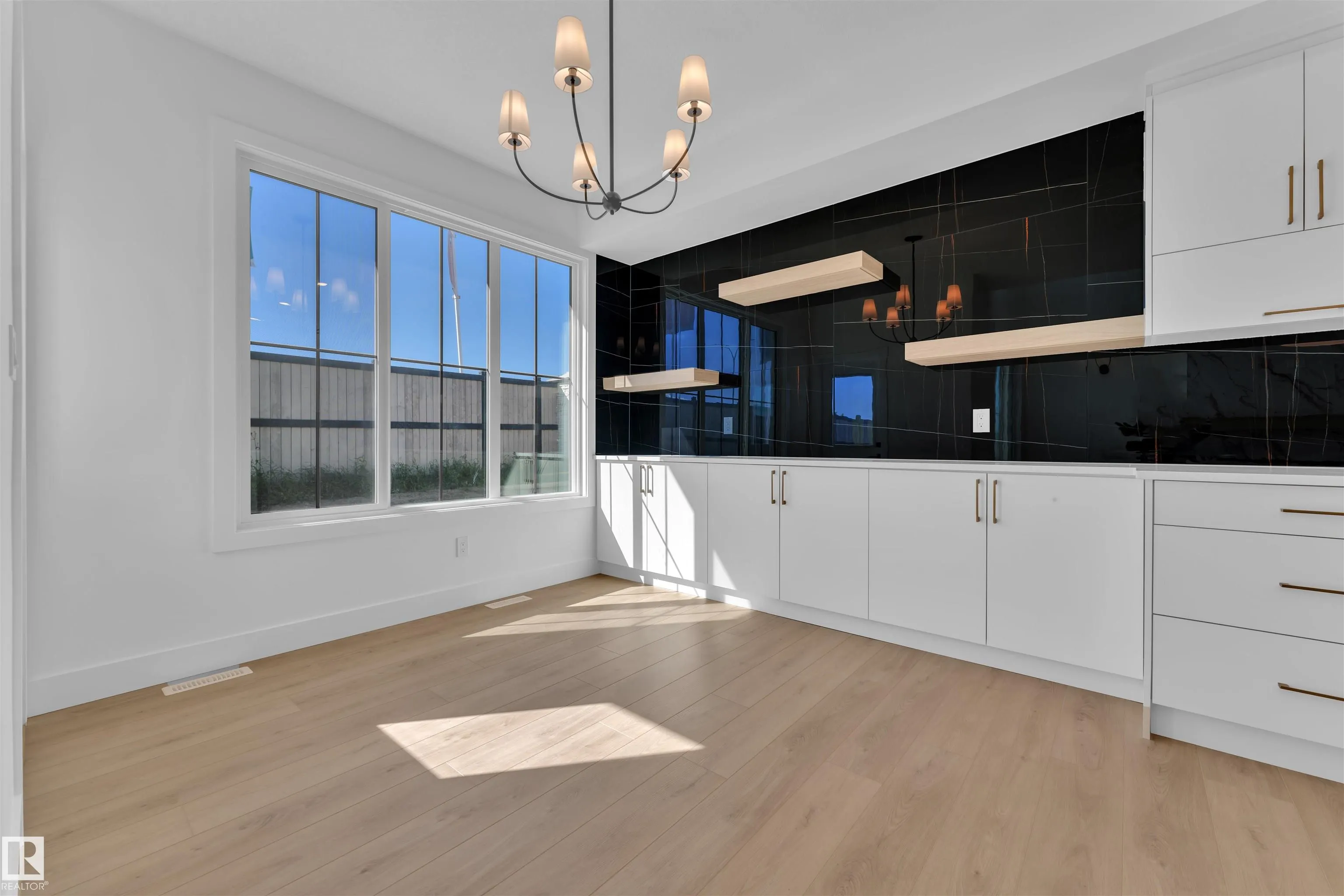 266 Munn Way