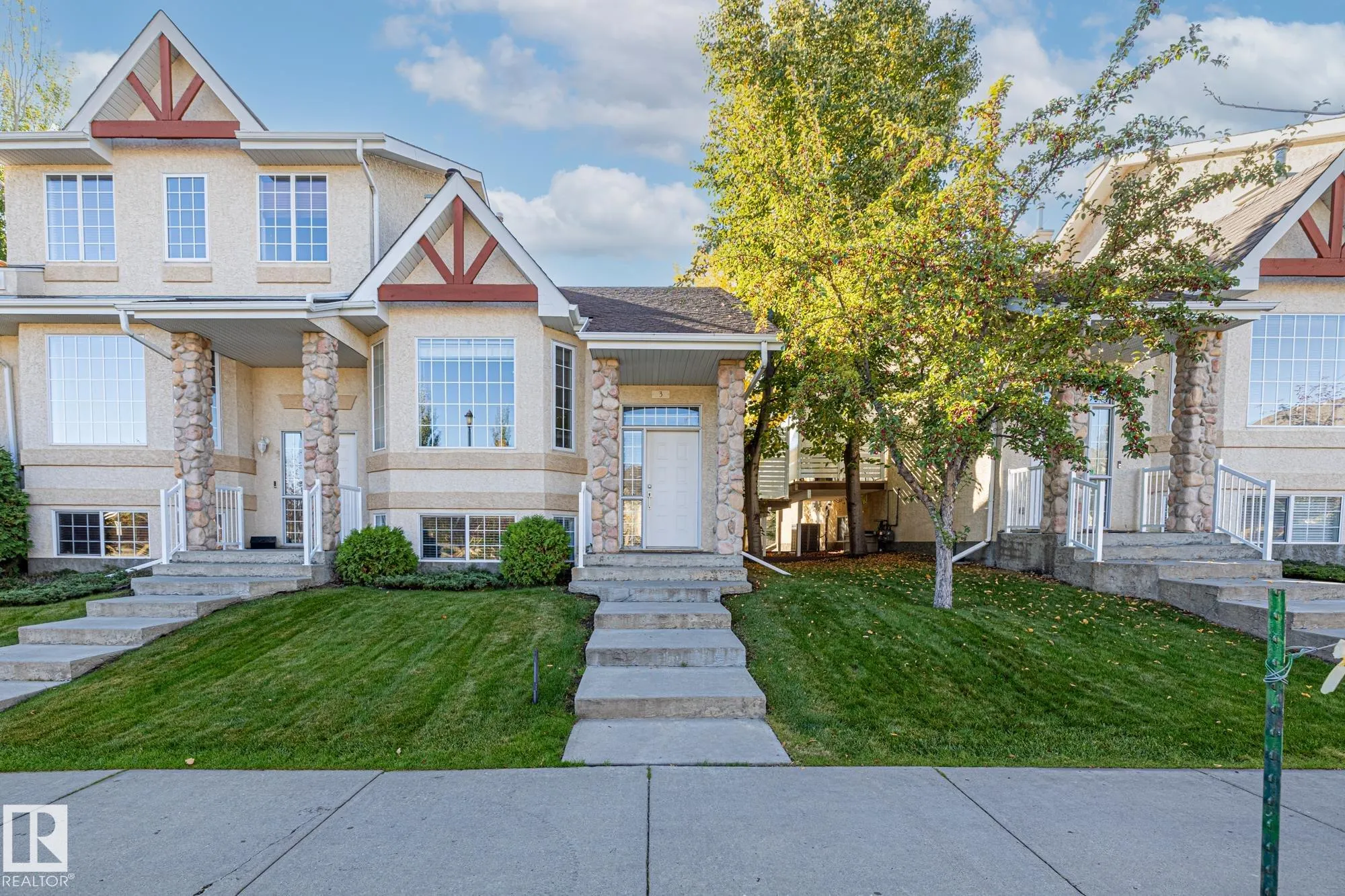 303 LEGER Way