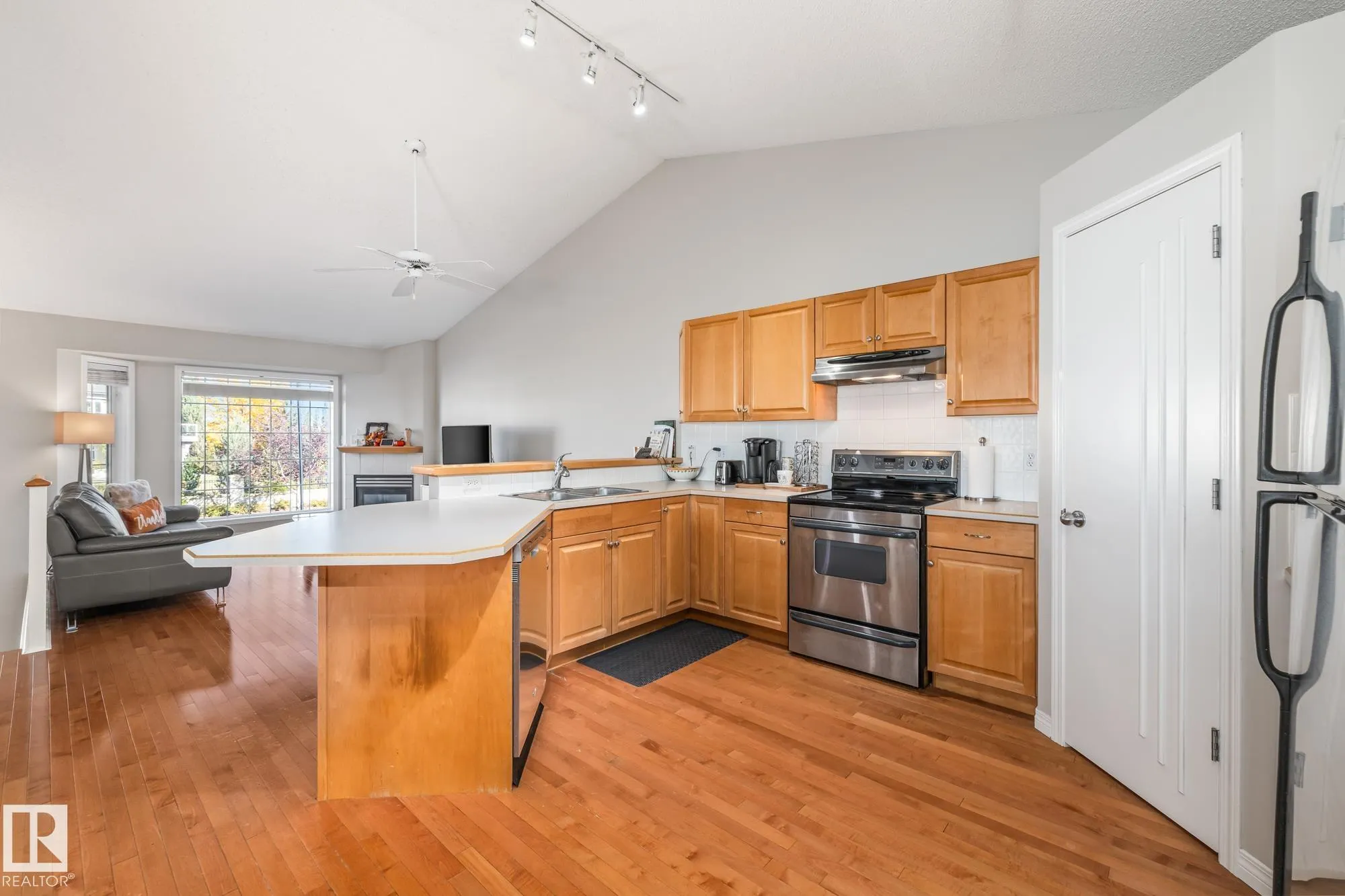 303 LEGER Way