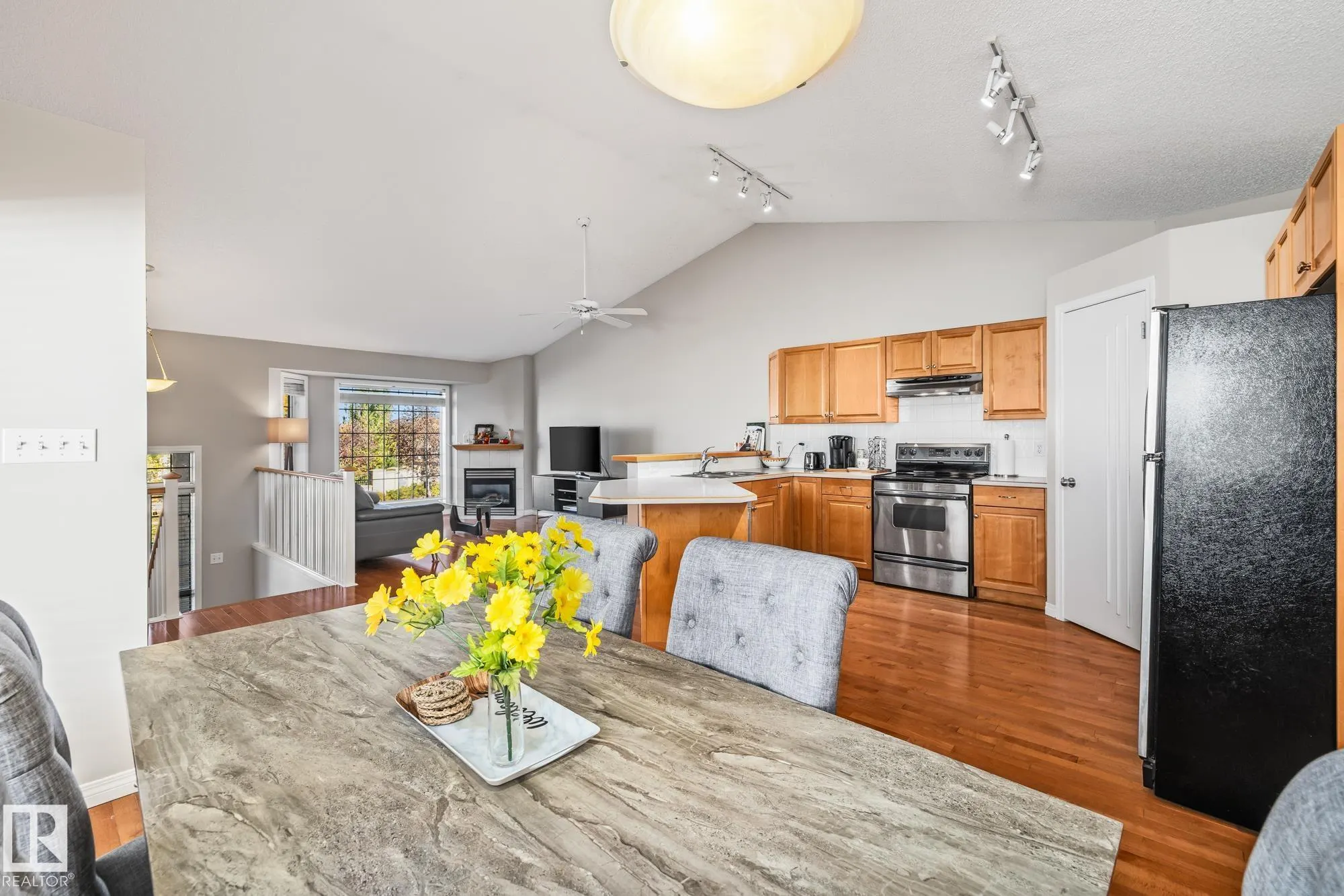 303 LEGER Way