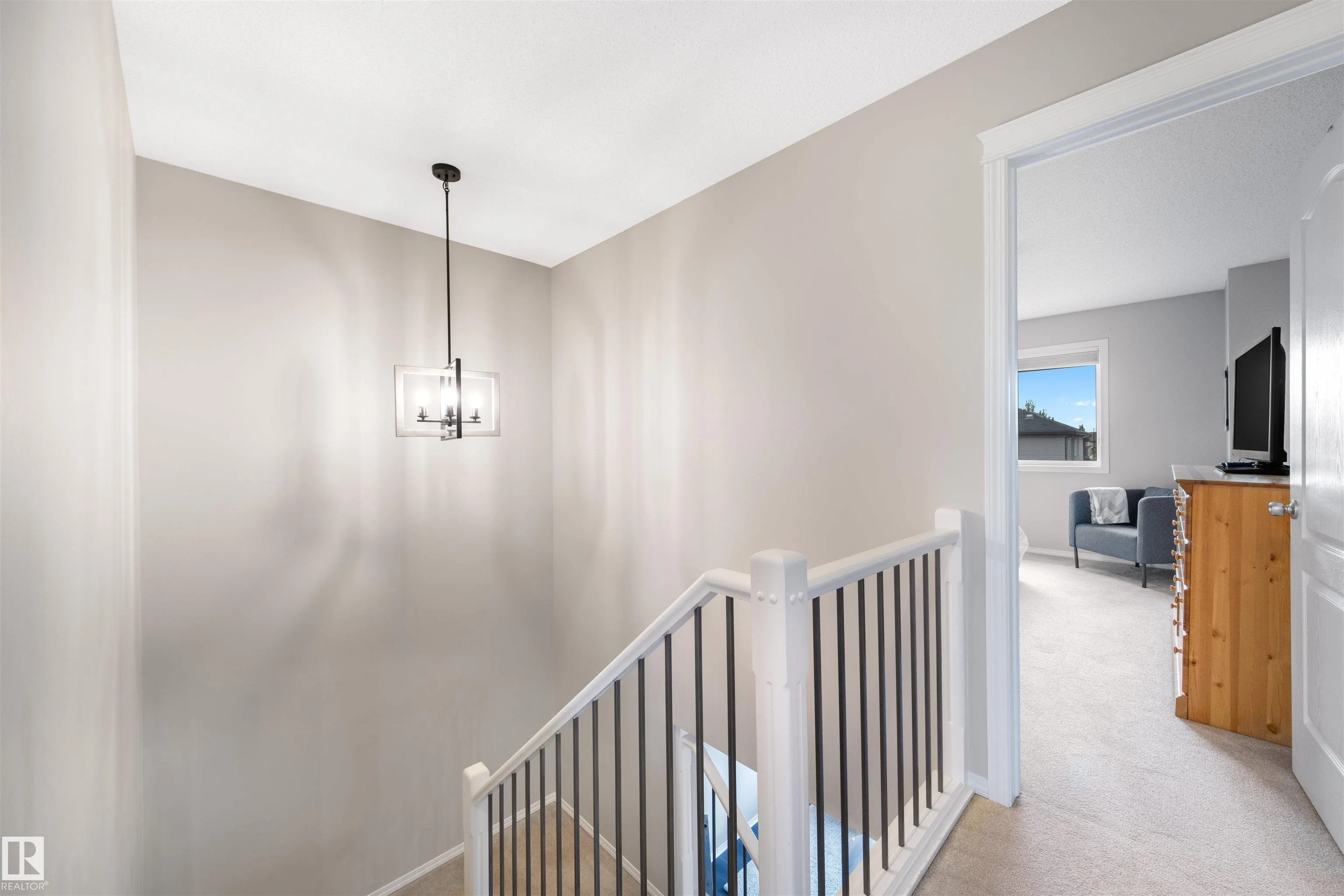 1728 Hammond Crescent
