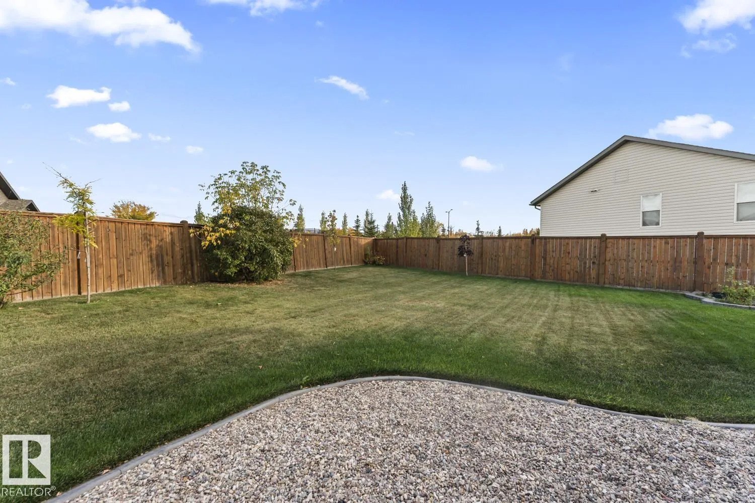 708 GROUSE Close