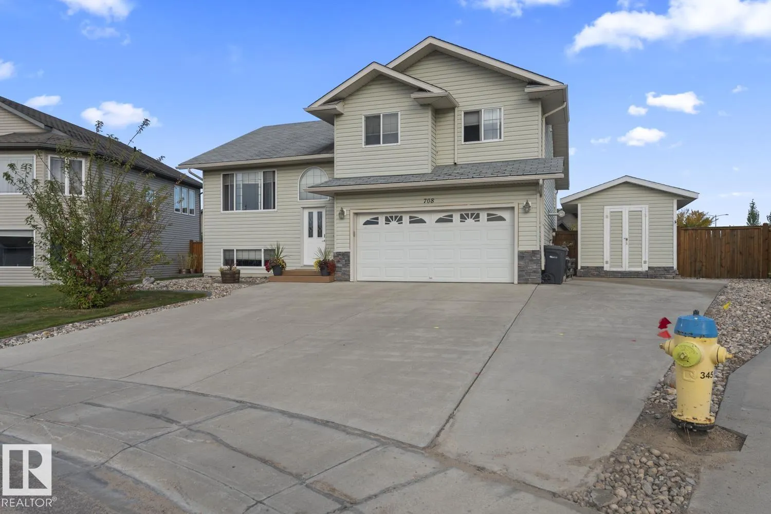 708 GROUSE Close